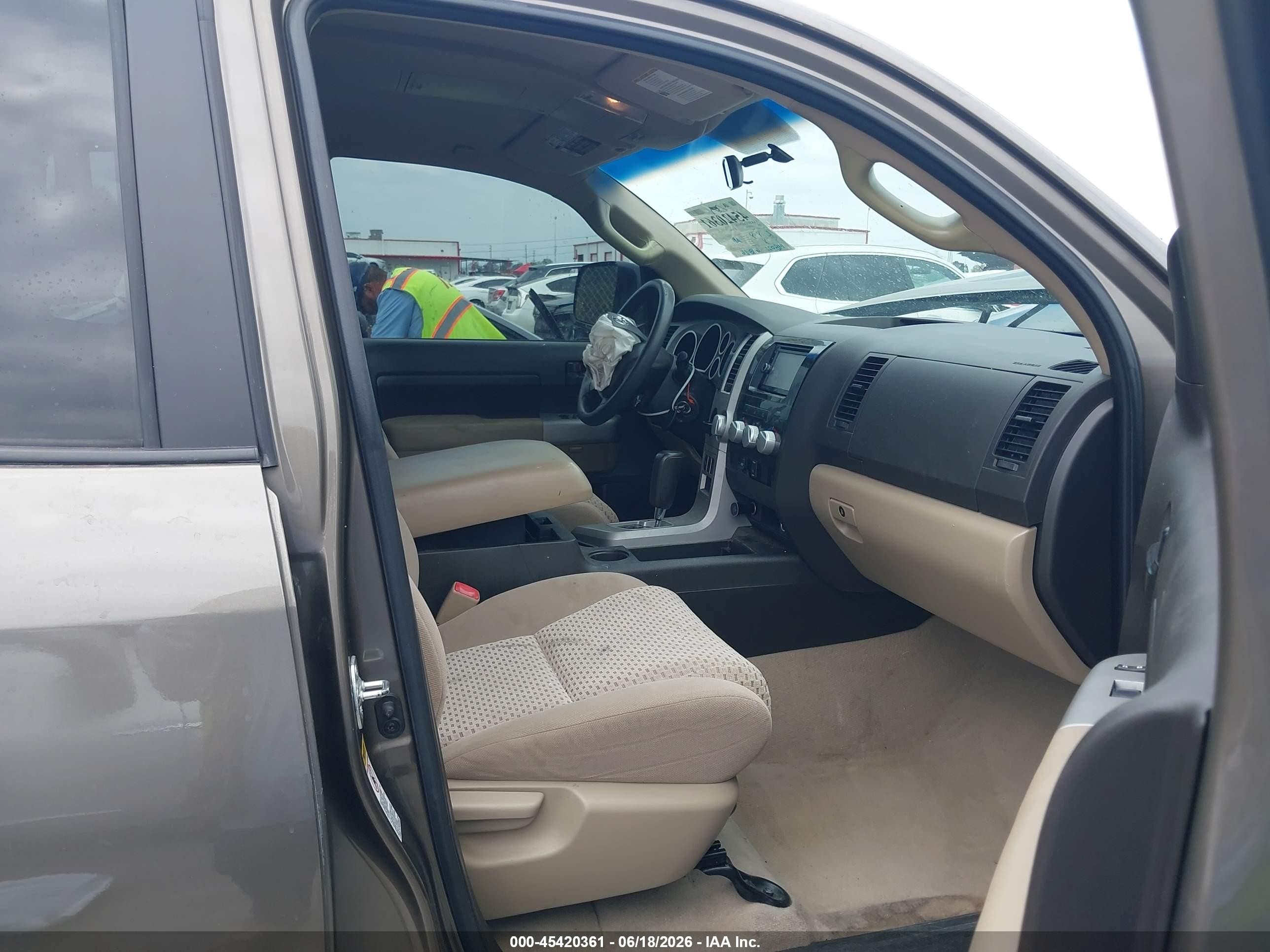 2008 Toyota Tundra Sr5 5.7l V8 Серый vin: 5TFRV54178X066248
