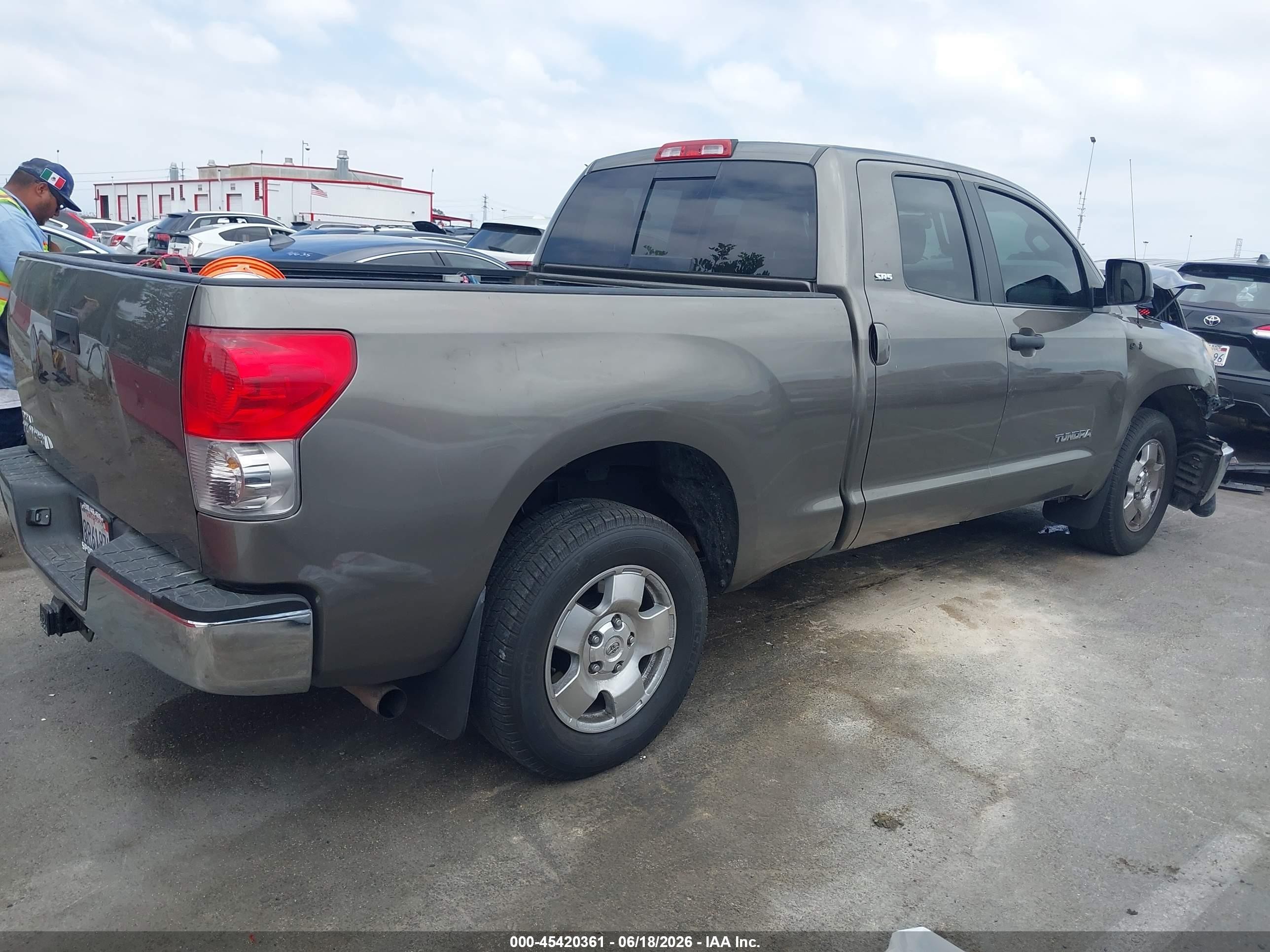 2008 Toyota Tundra Sr5 5.7l V8 Серый vin: 5TFRV54178X066248