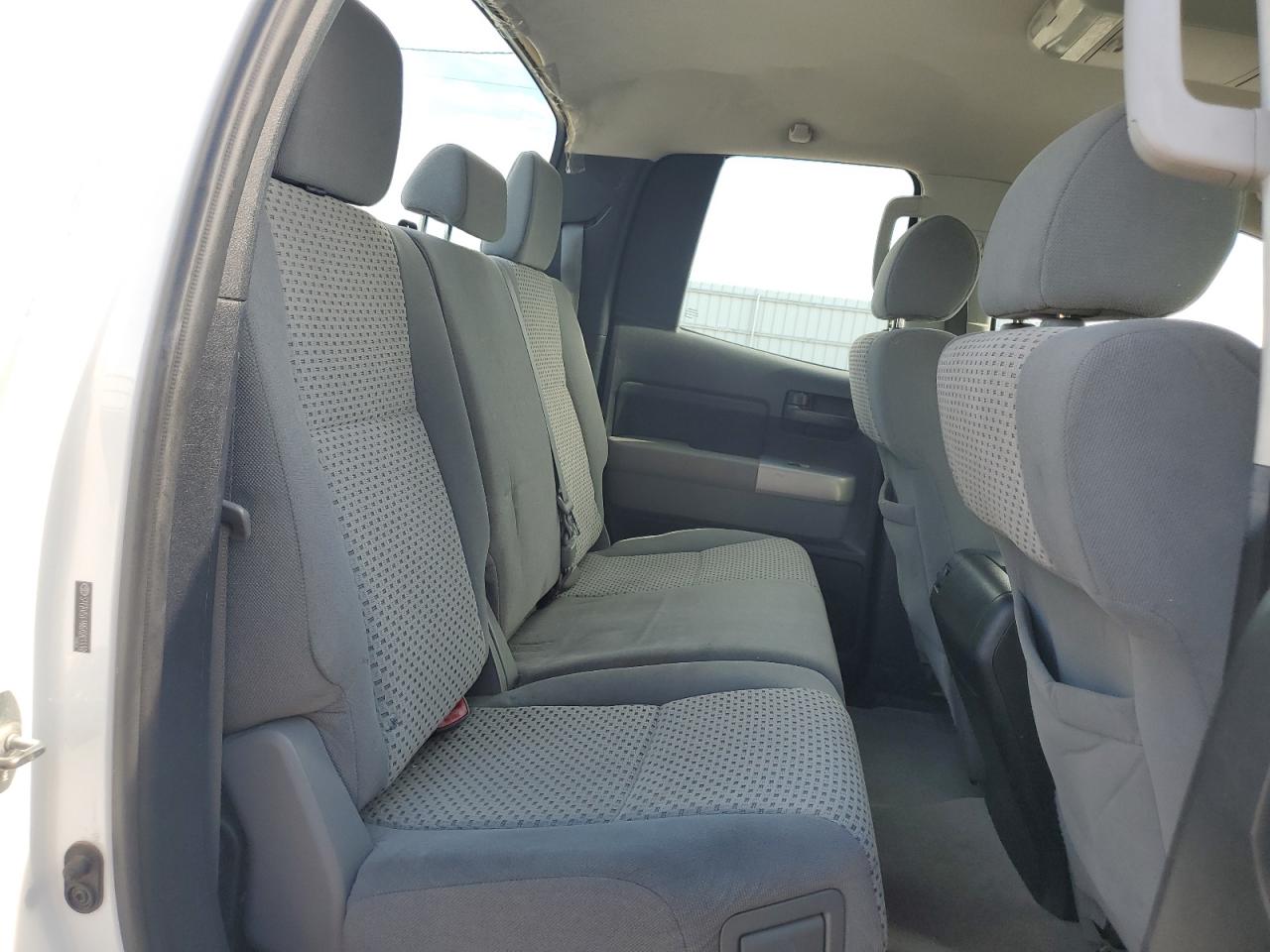 2008 Toyota Tundra White vin: 5TFRV54188X061110