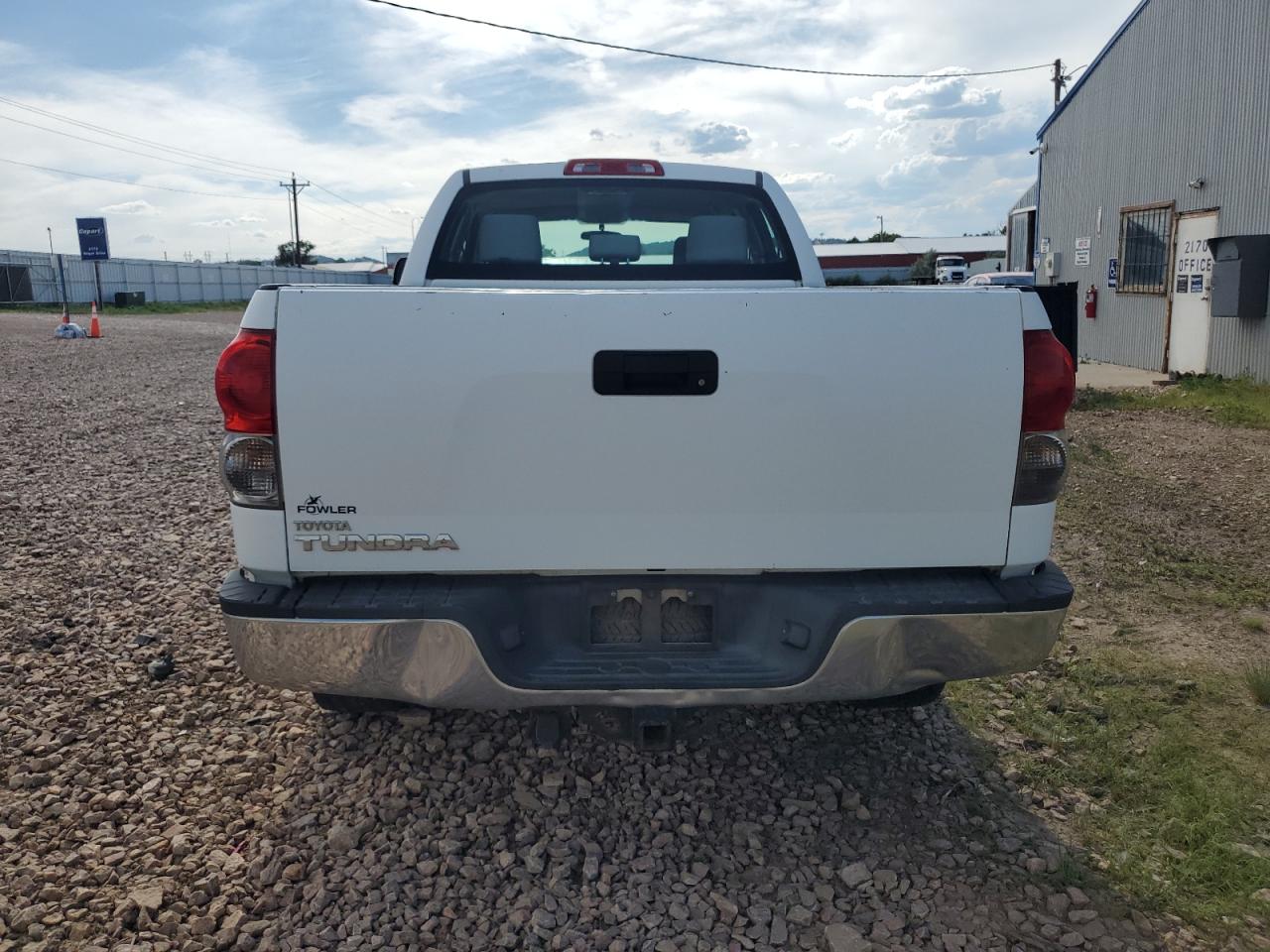 2008 Toyota Tundra White vin: 5TFRV54188X061110