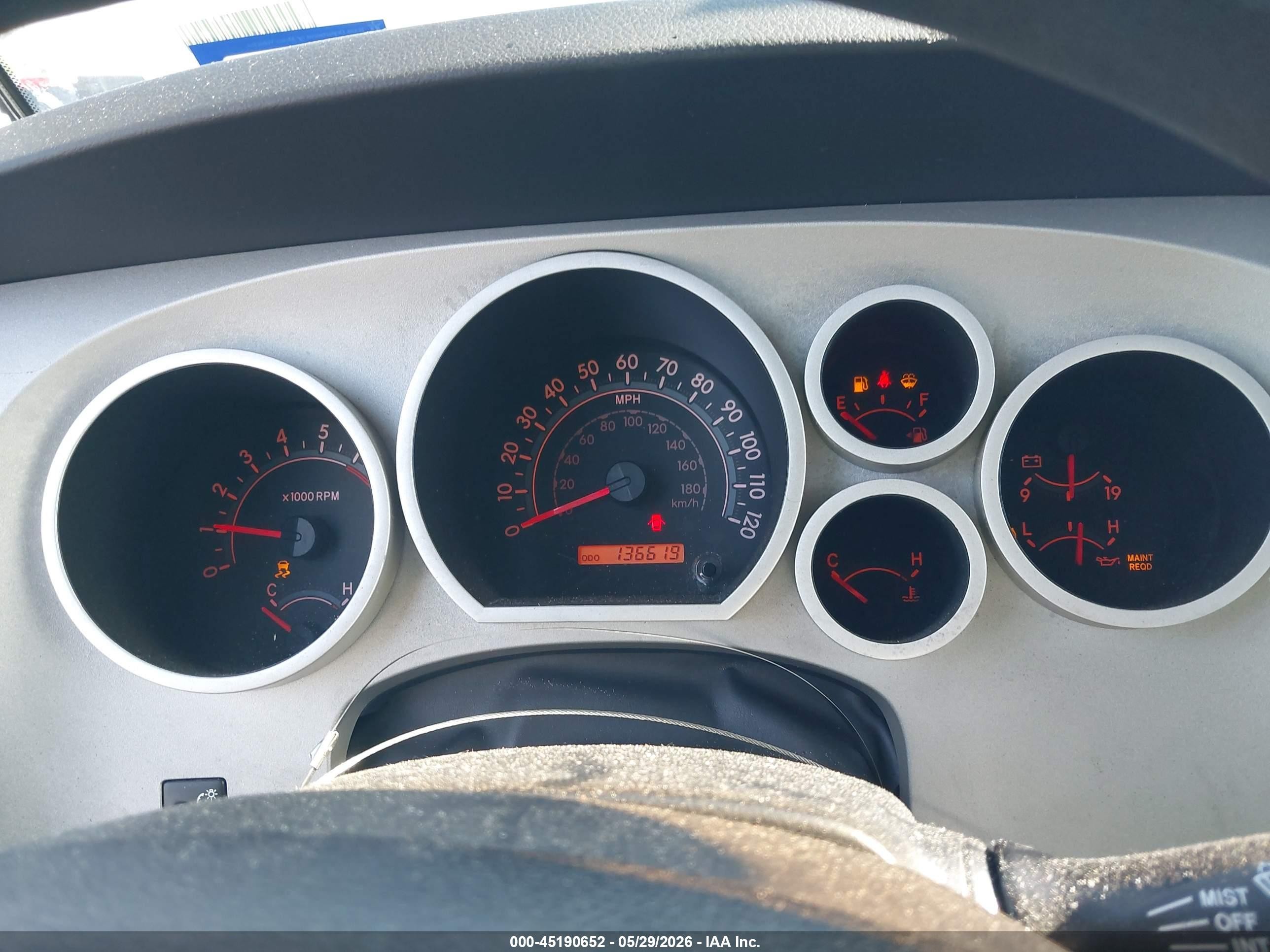 2008 Toyota Tundra Sr5 5.7l V8 White vin: 5TFRV54198X033378
