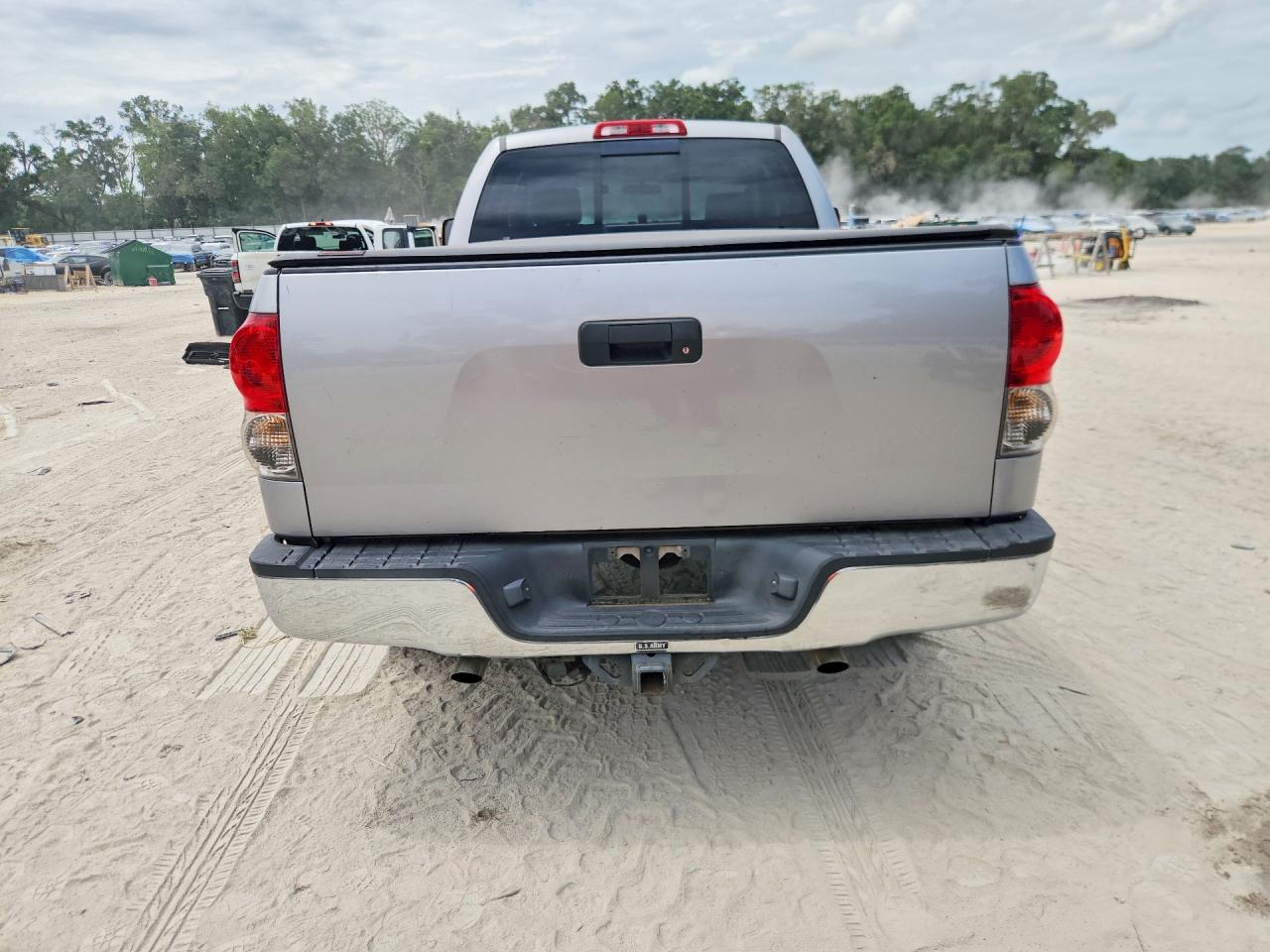2008 Toyota Tundra Sr5 Silver vin: 5TFRV54198X040458