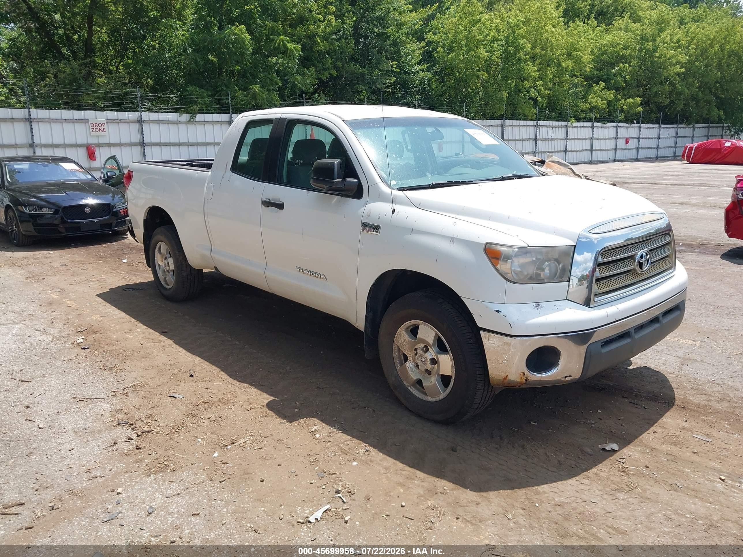 2008 Toyota Tundra Base 5.7l V8 White vin: 5TFRV54198X049340