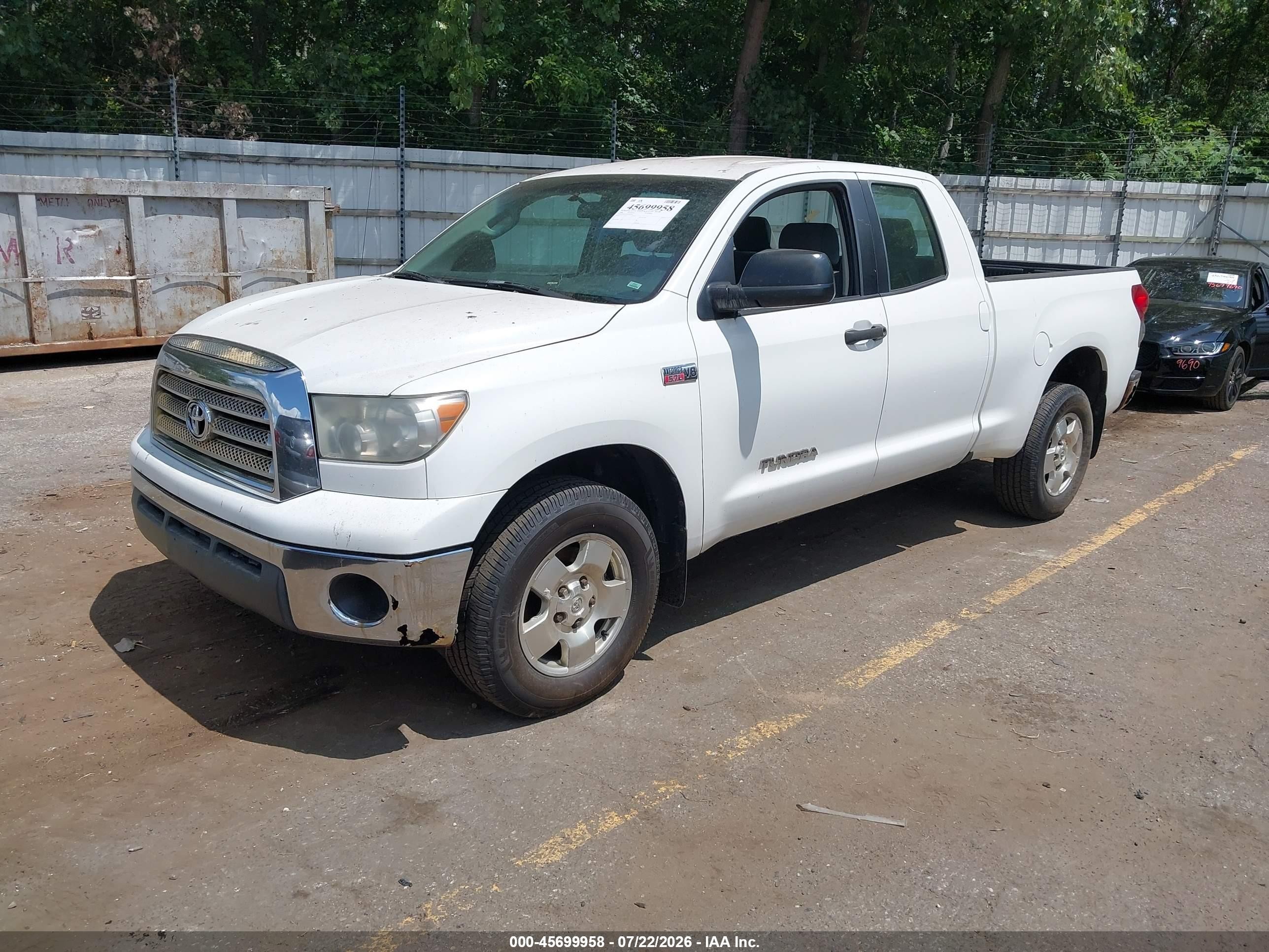 2008 Toyota Tundra Base 5.7l V8 White vin: 5TFRV54198X049340
