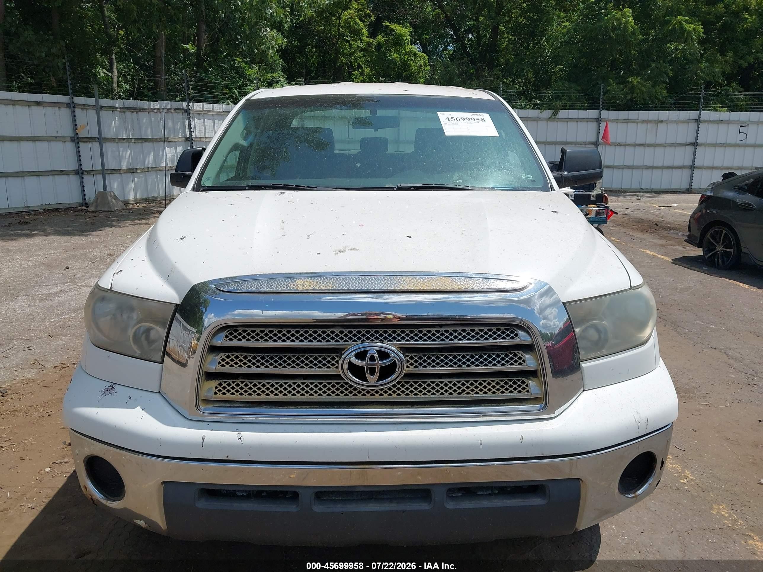 2008 Toyota Tundra Base 5.7l V8 White vin: 5TFRV54198X049340