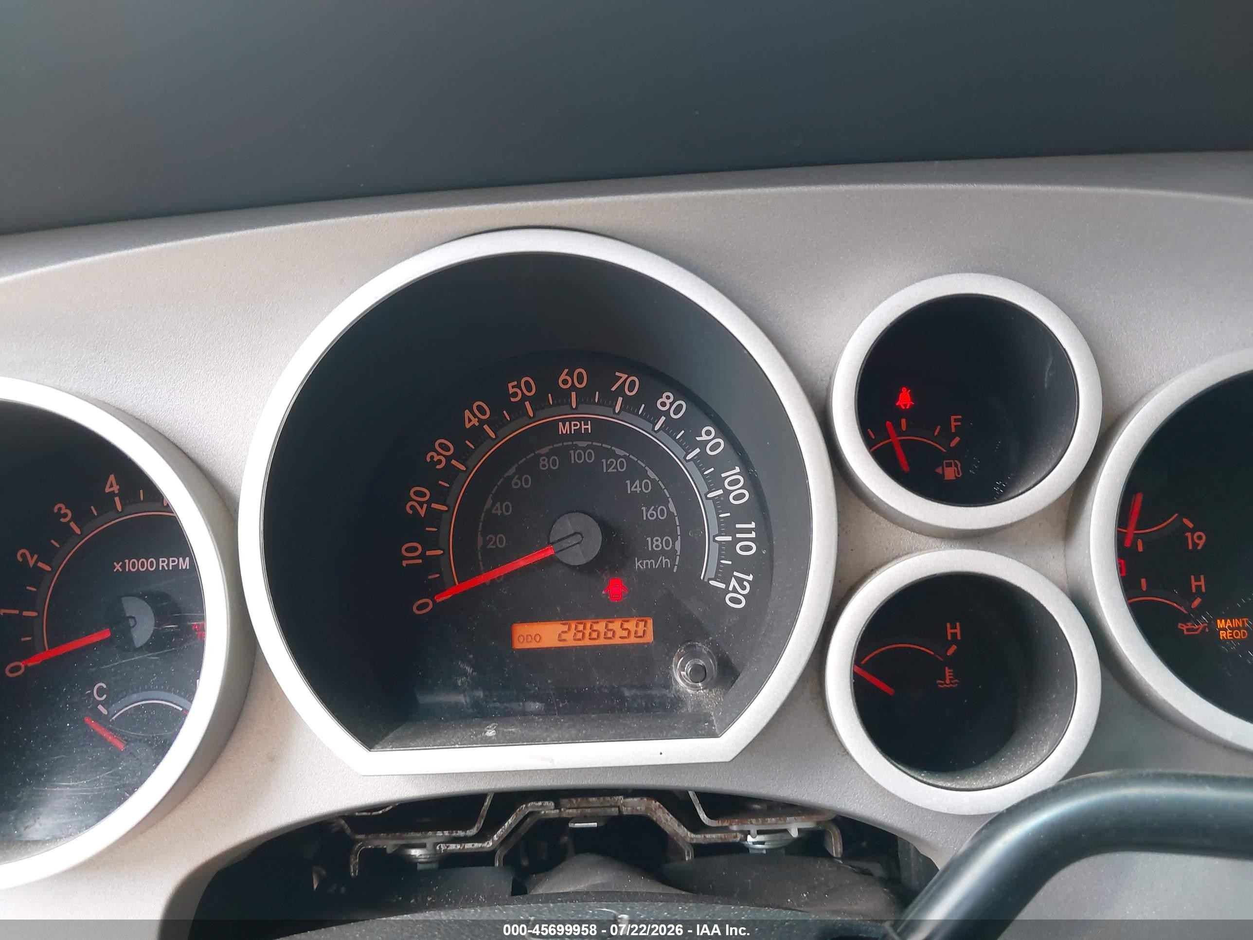 2008 Toyota Tundra Base 5.7l V8 White vin: 5TFRV54198X049340