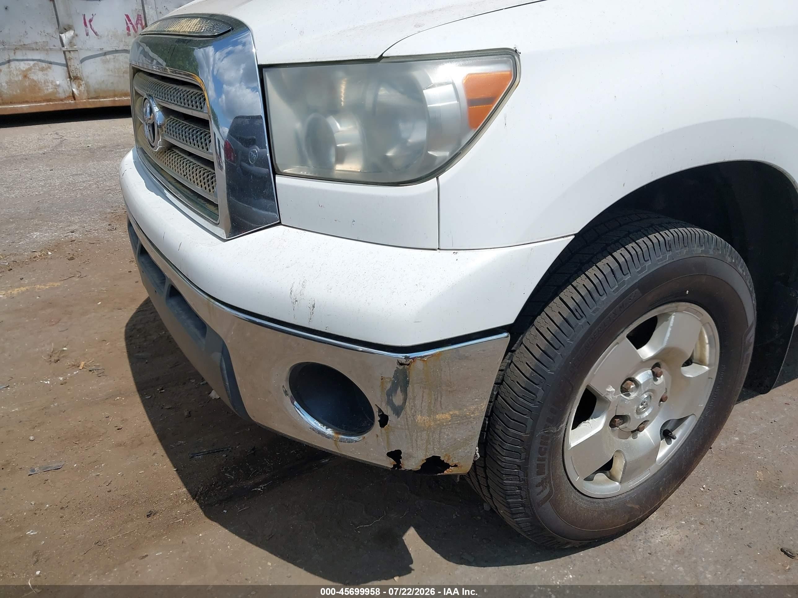 2008 Toyota Tundra Base 5.7l V8 White vin: 5TFRV54198X049340