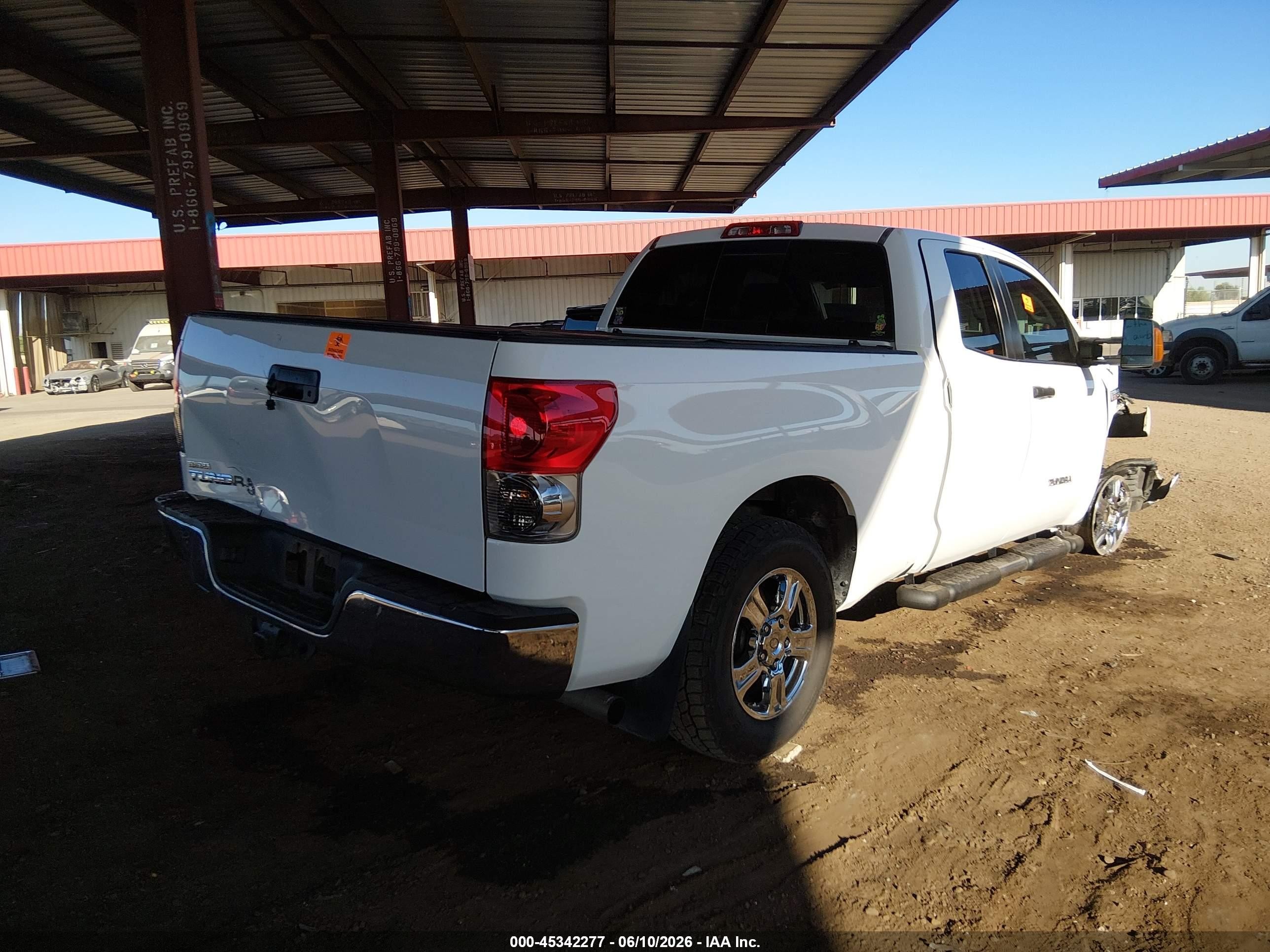 2008 Toyota Tundra Base 5.7l V8 White vin: 5TFRV54198X066252