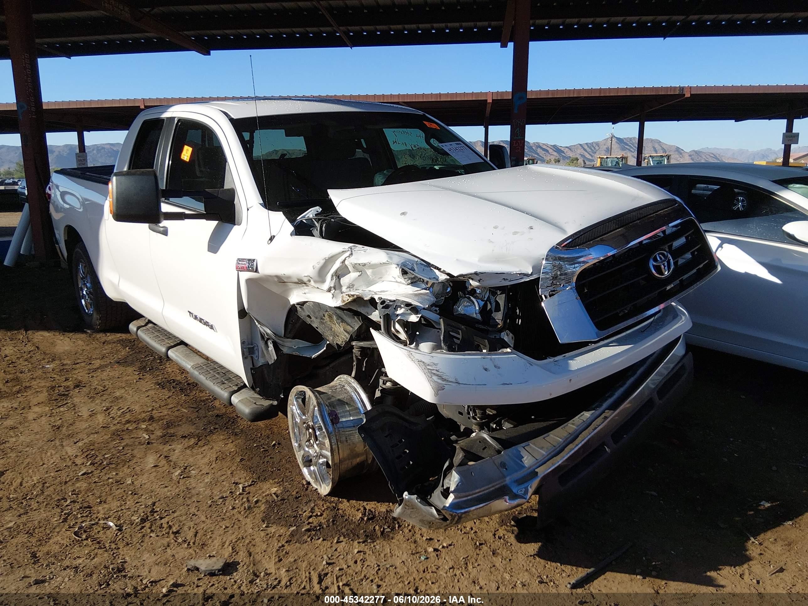 2008 Toyota Tundra Base 5.7l V8 White vin: 5TFRV54198X066252