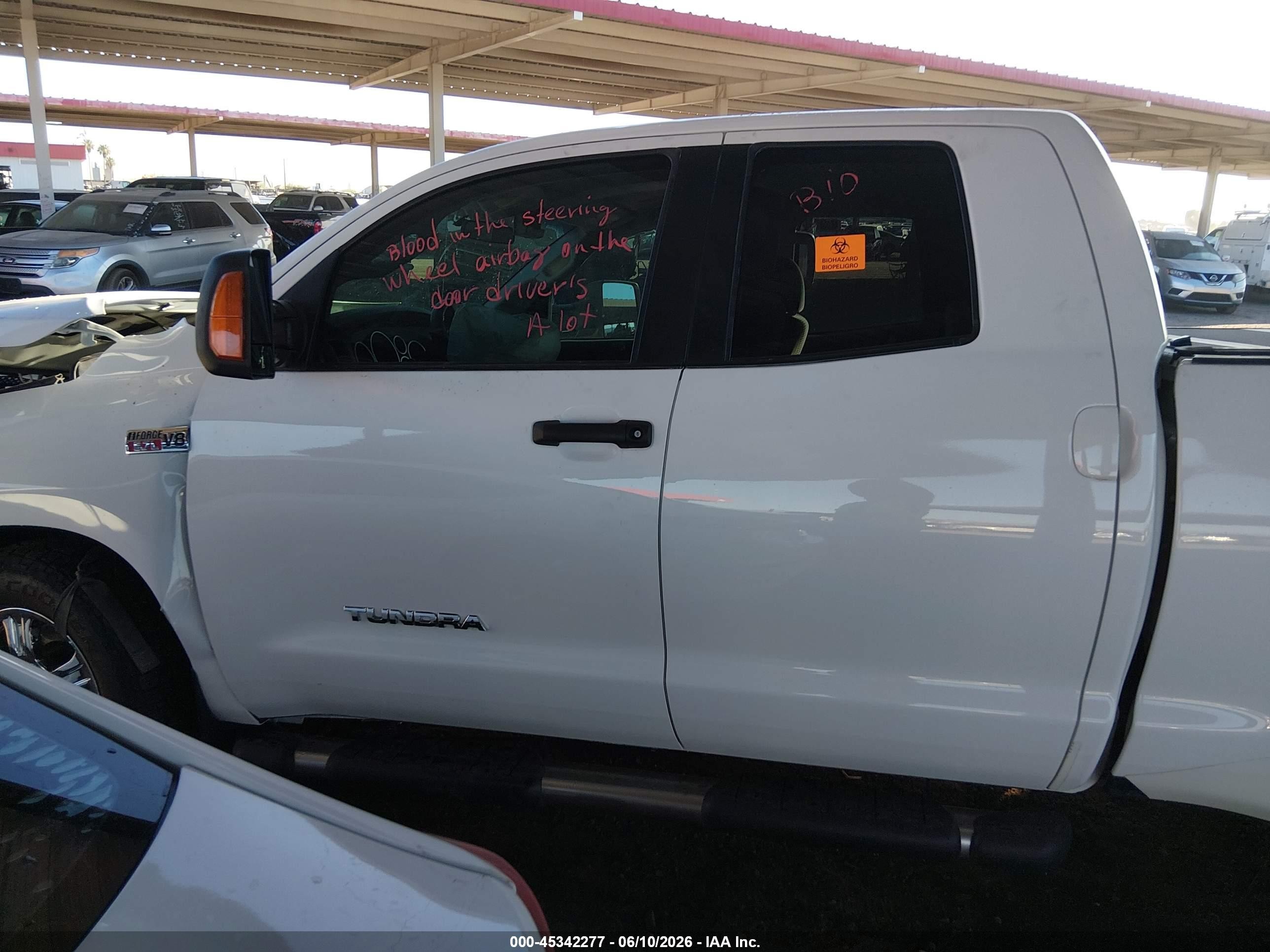 2008 Toyota Tundra Base 5.7l V8 White vin: 5TFRV54198X066252