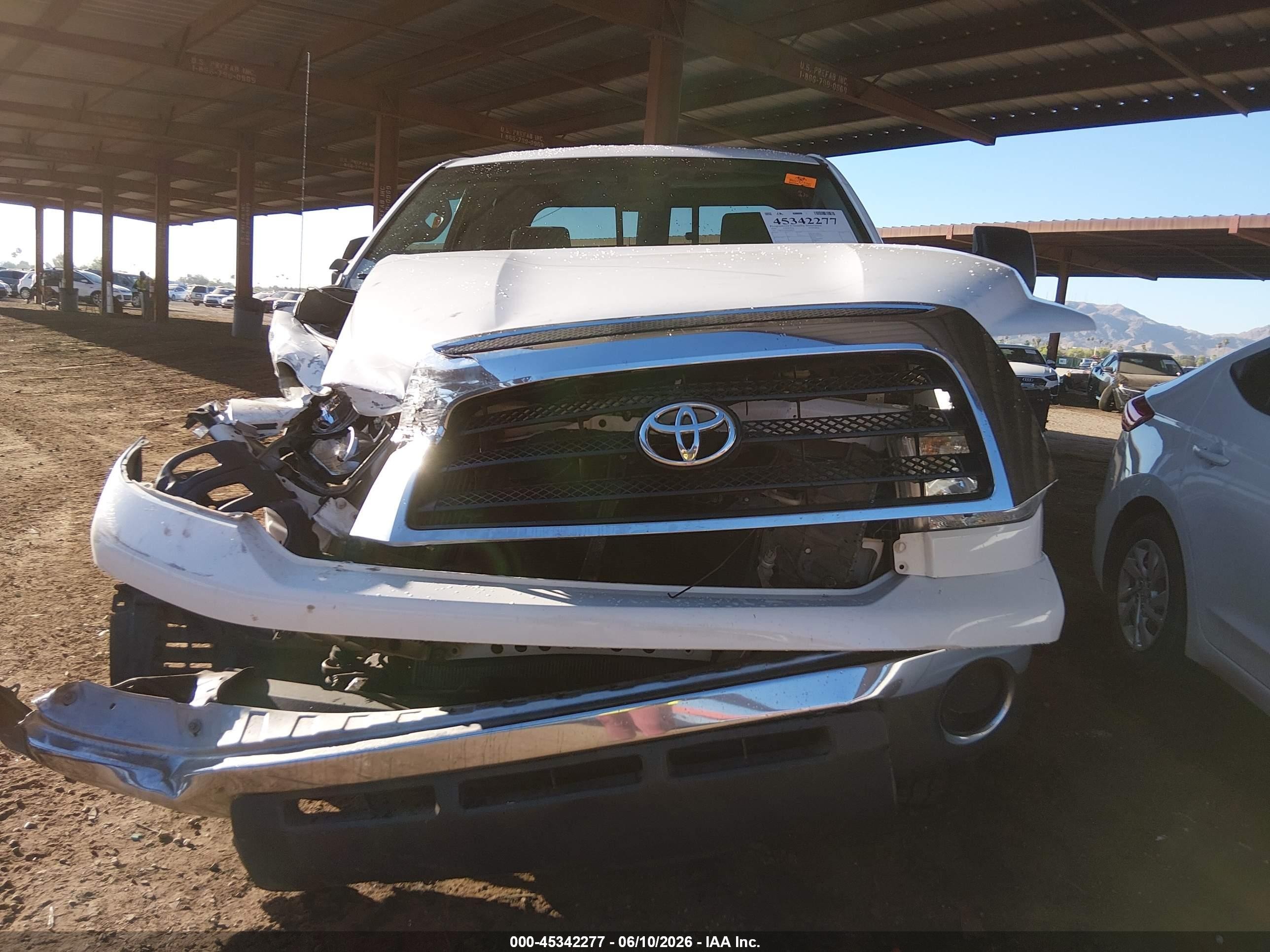 2008 Toyota Tundra Base 5.7l V8 White vin: 5TFRV54198X066252