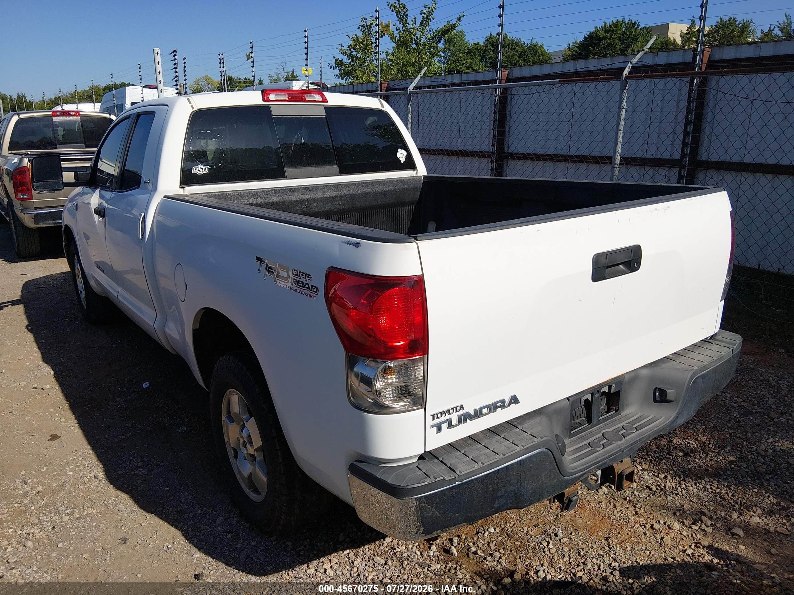 2007 Toyota Tundra Sr5 V8 White vin: 5TFRV541X7X006009