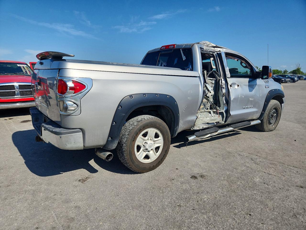 2008 Toyota Tundra Sr5 Silver vin: 5TFRV541X8X033888