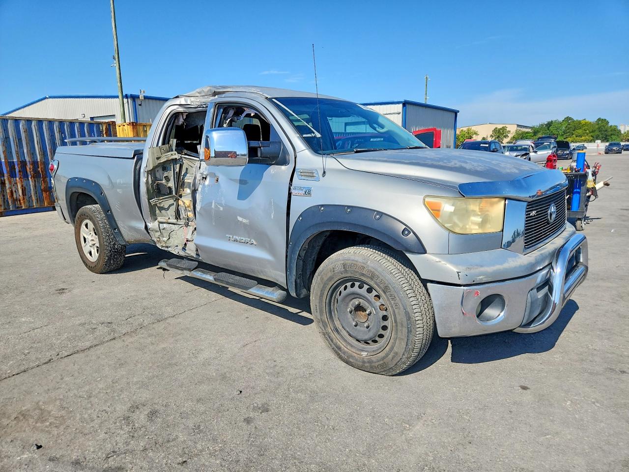 2008 Toyota Tundra Sr5 Silver vin: 5TFRV541X8X033888