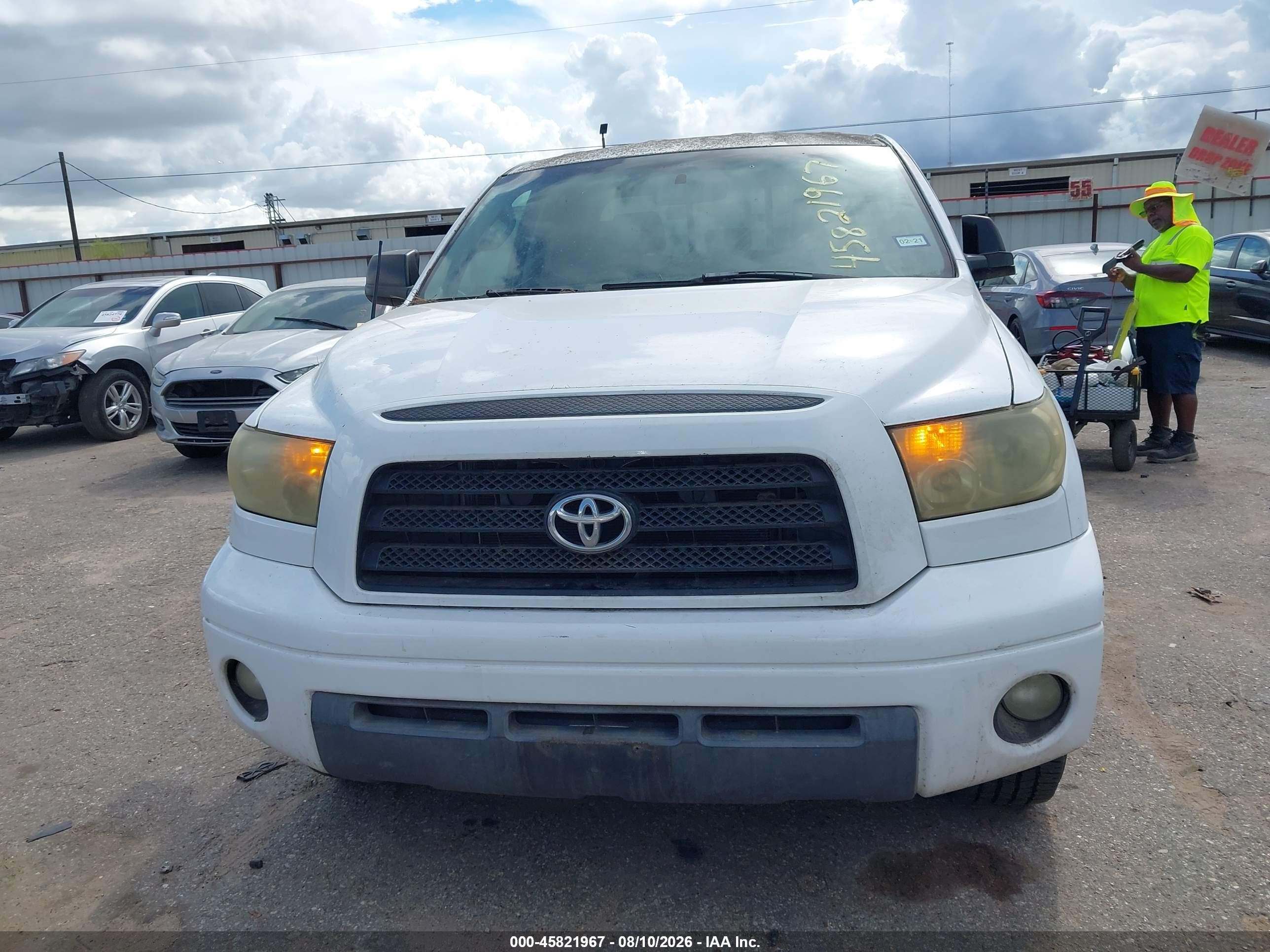 2008 Toyota Tundra Sr5 5.7l V8 Белый vin: 5TFRV541X8X051291