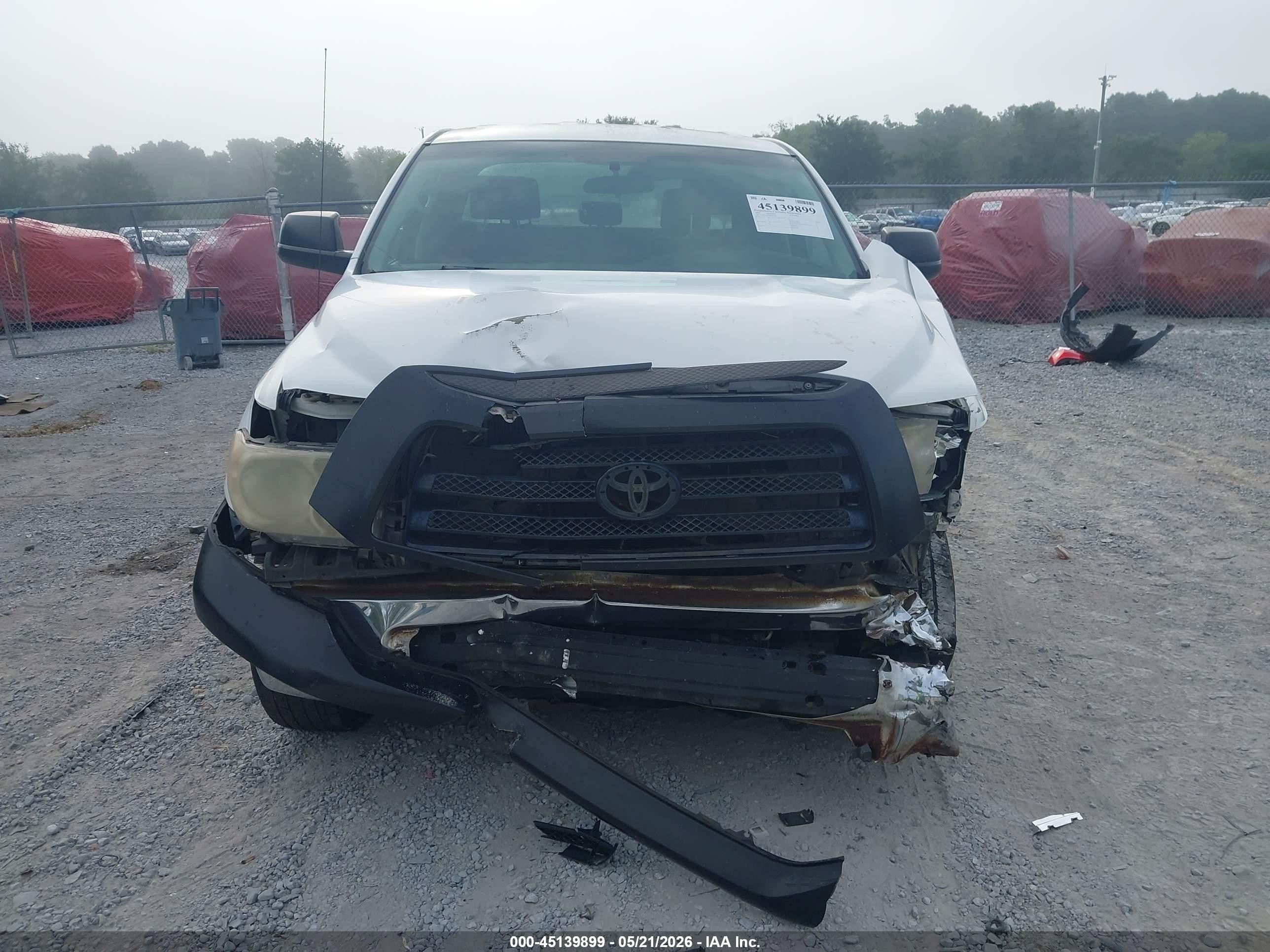 2008 Toyota Tundra Base 5.7l V8 White vin: 5TFRV541X8X054403