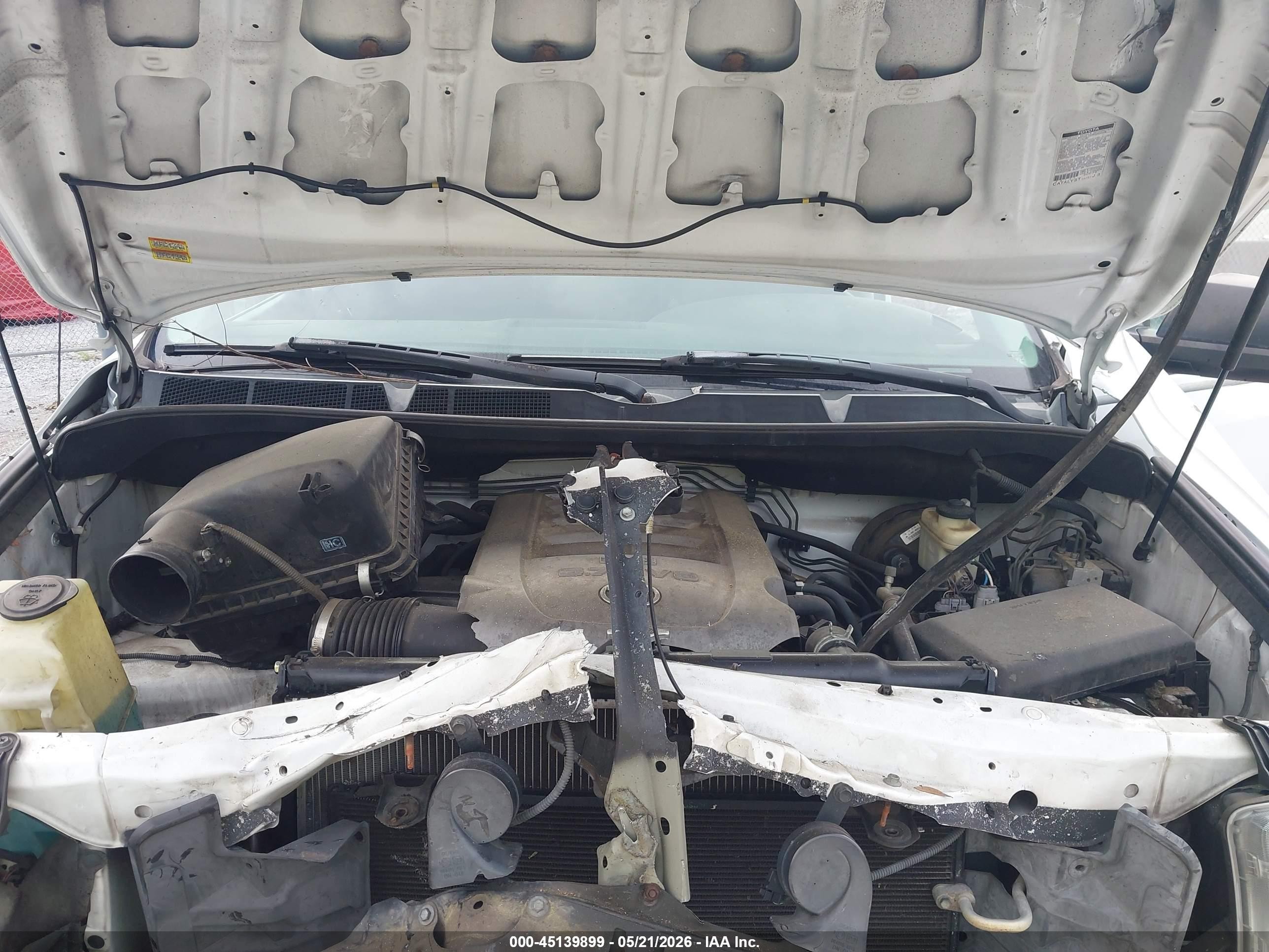 2008 Toyota Tundra Base 5.7l V8 White vin: 5TFRV541X8X054403
