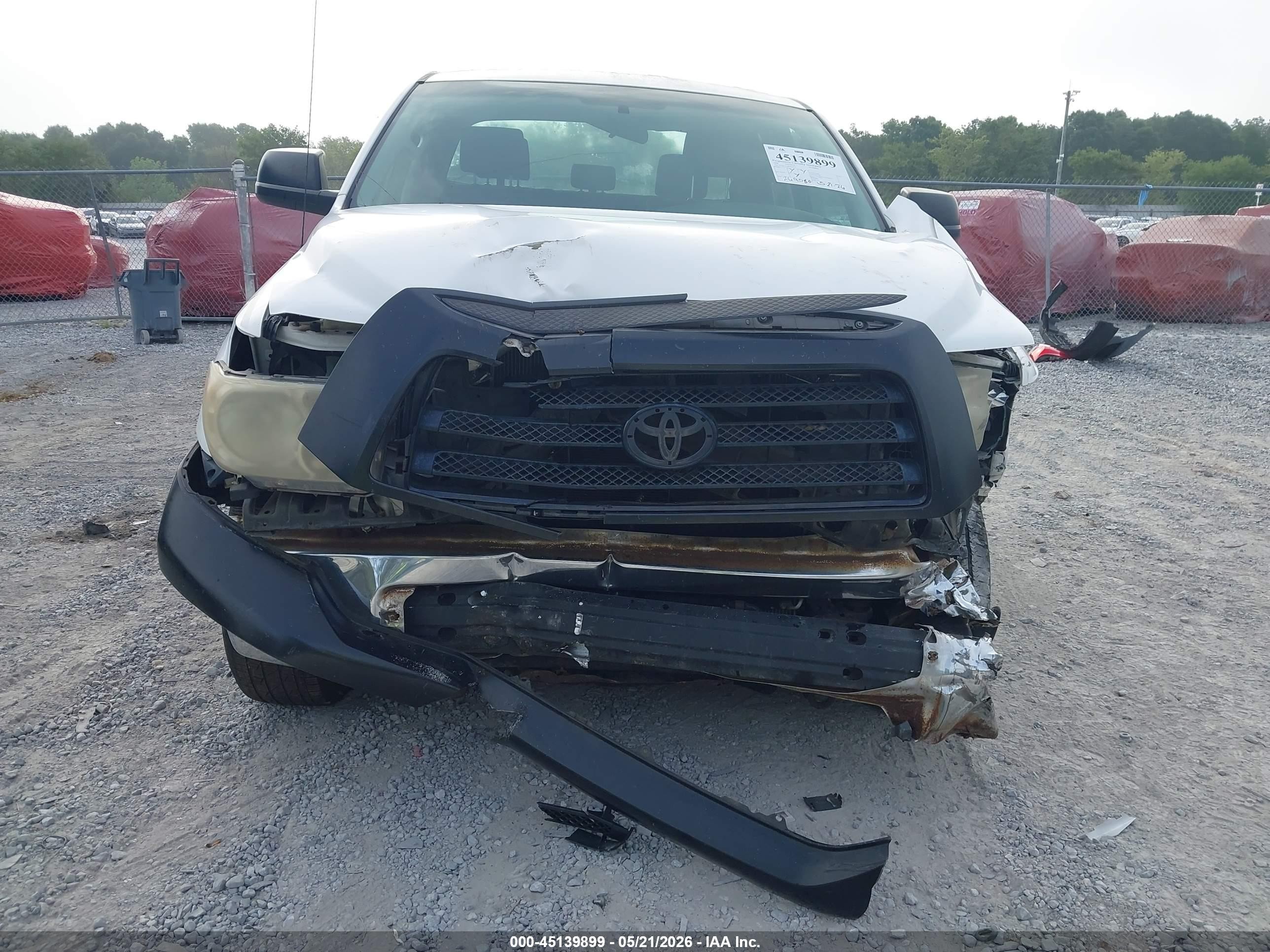 2008 Toyota Tundra Base 5.7l V8 White vin: 5TFRV541X8X054403