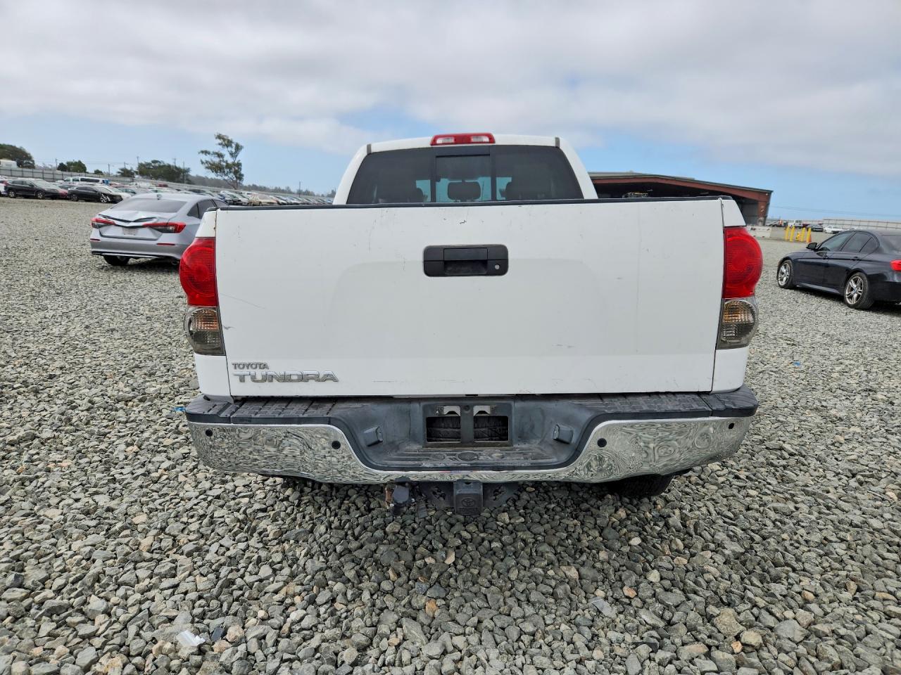 2008 Toyota Tundra Double Cab Limited White vin: 5TFRV58128X053417