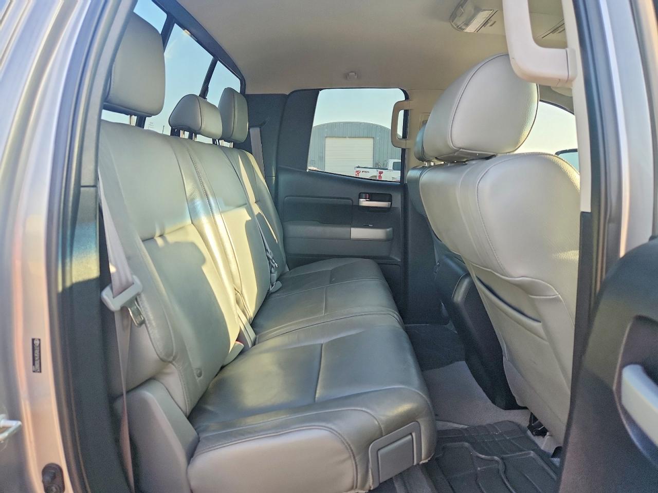 2007 Toyota Tundra Double Cab Limited Silver vin: 5TFRV58147X006825