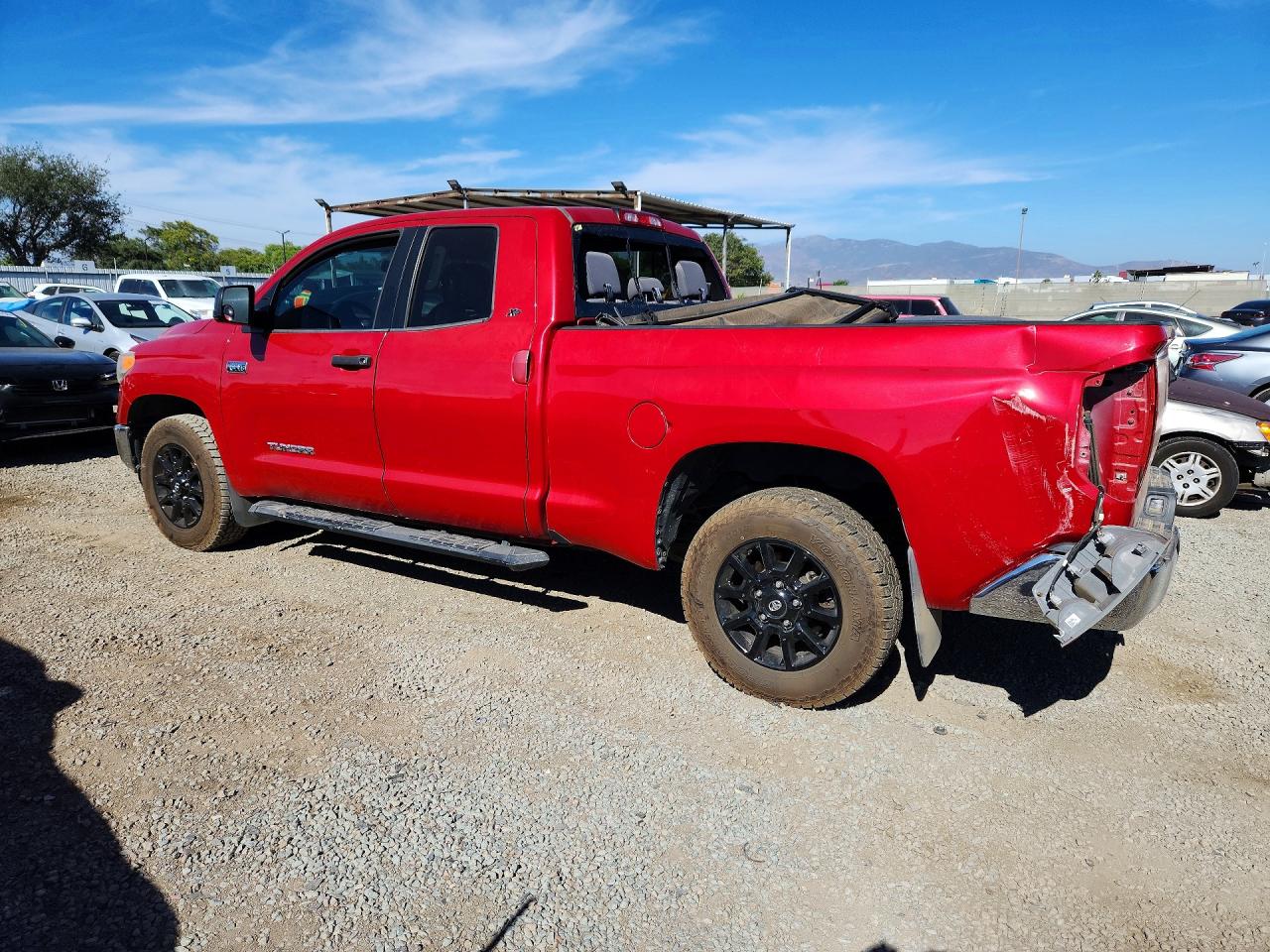 2016 Toyota Tundra Sr5 Red vin: 5TFRW5F16GX202183