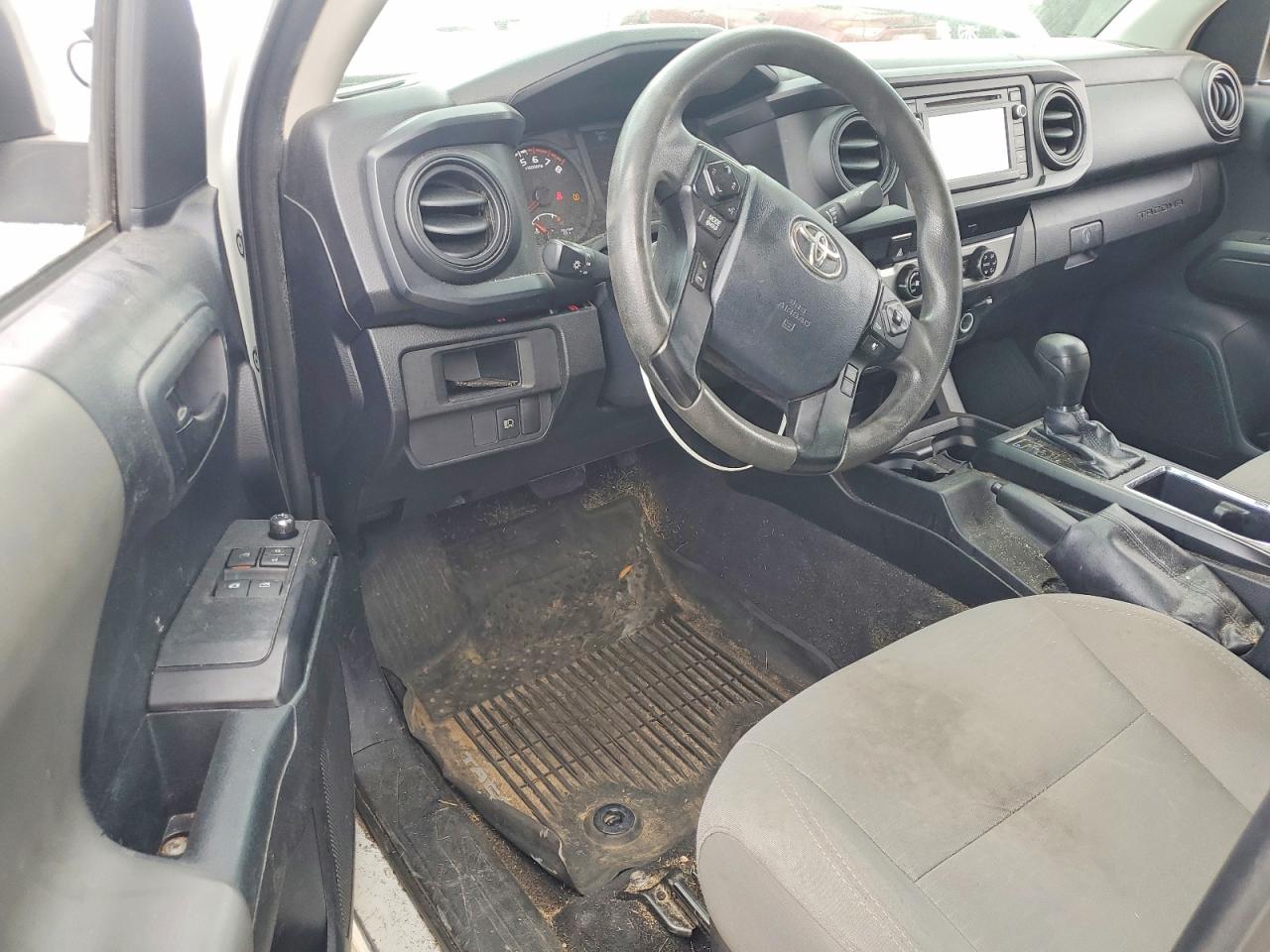 2018 Toyota Tacoma Sr Белый vin: 5TFRX5GN2JX105942