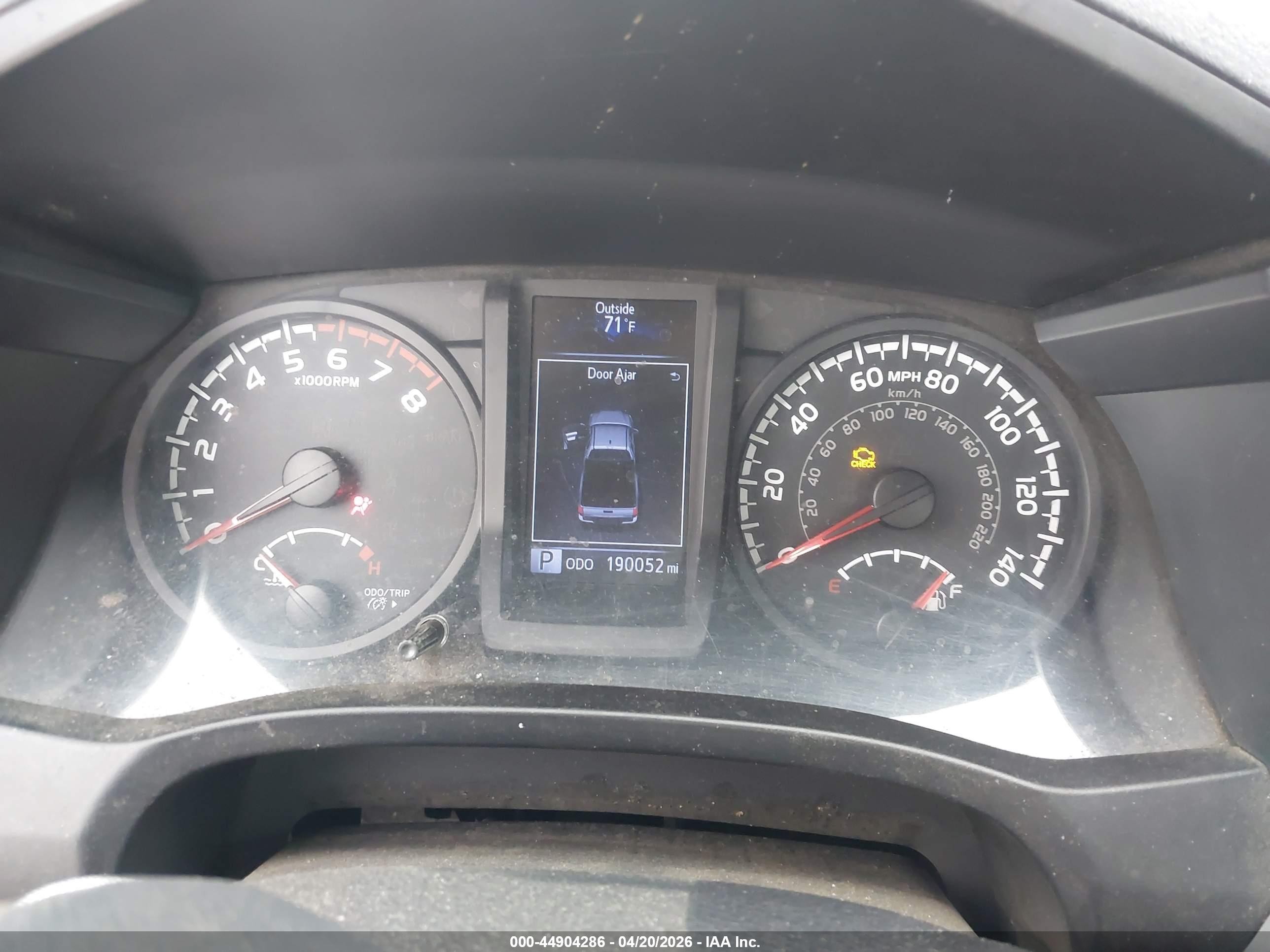 2018 Toyota Tacoma Sr Зеленый vin: 5TFRX5GN3JX119946