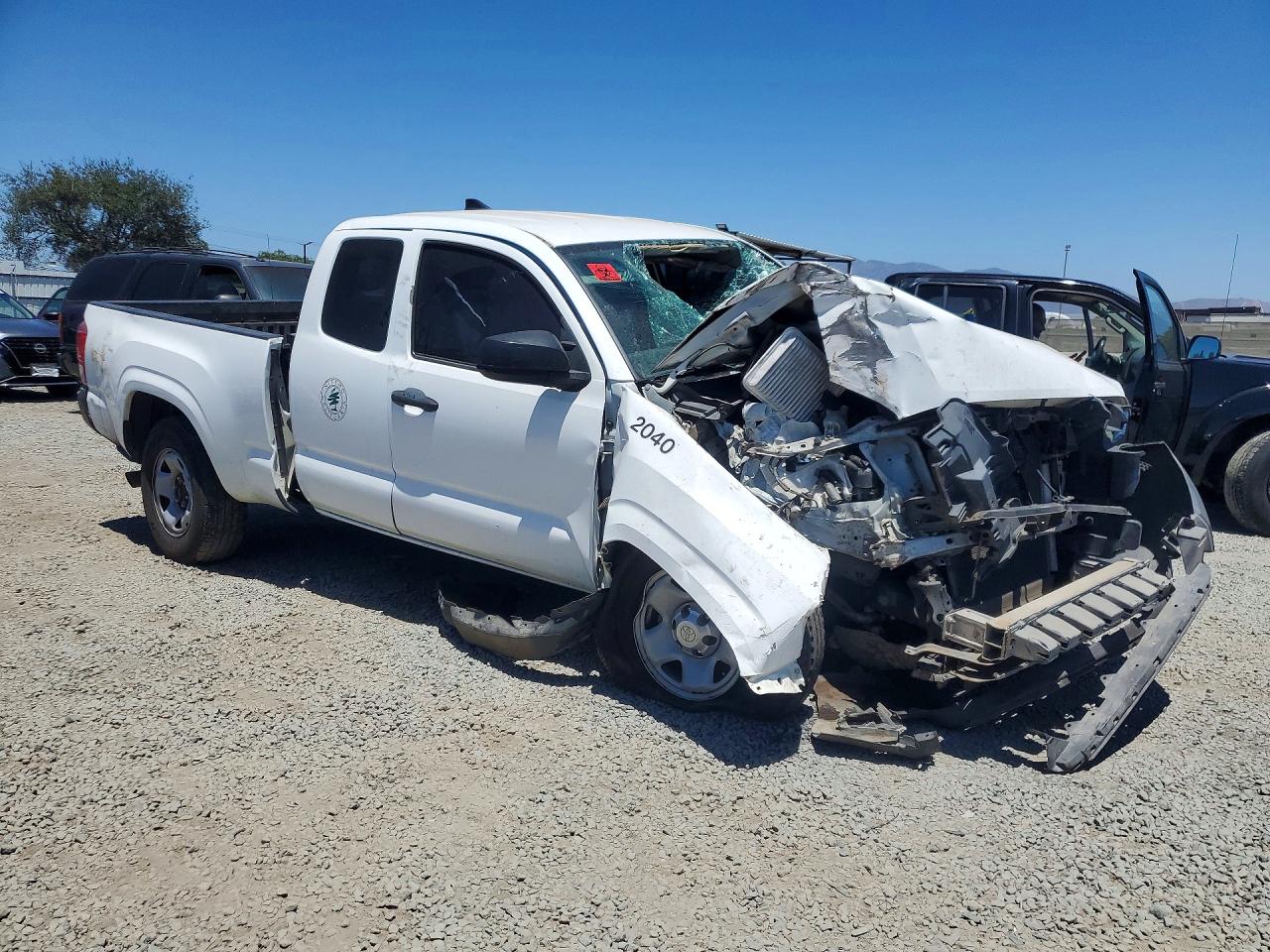 2017 Toyota Tacoma Sr White vin: 5TFRX5GN6HX075791