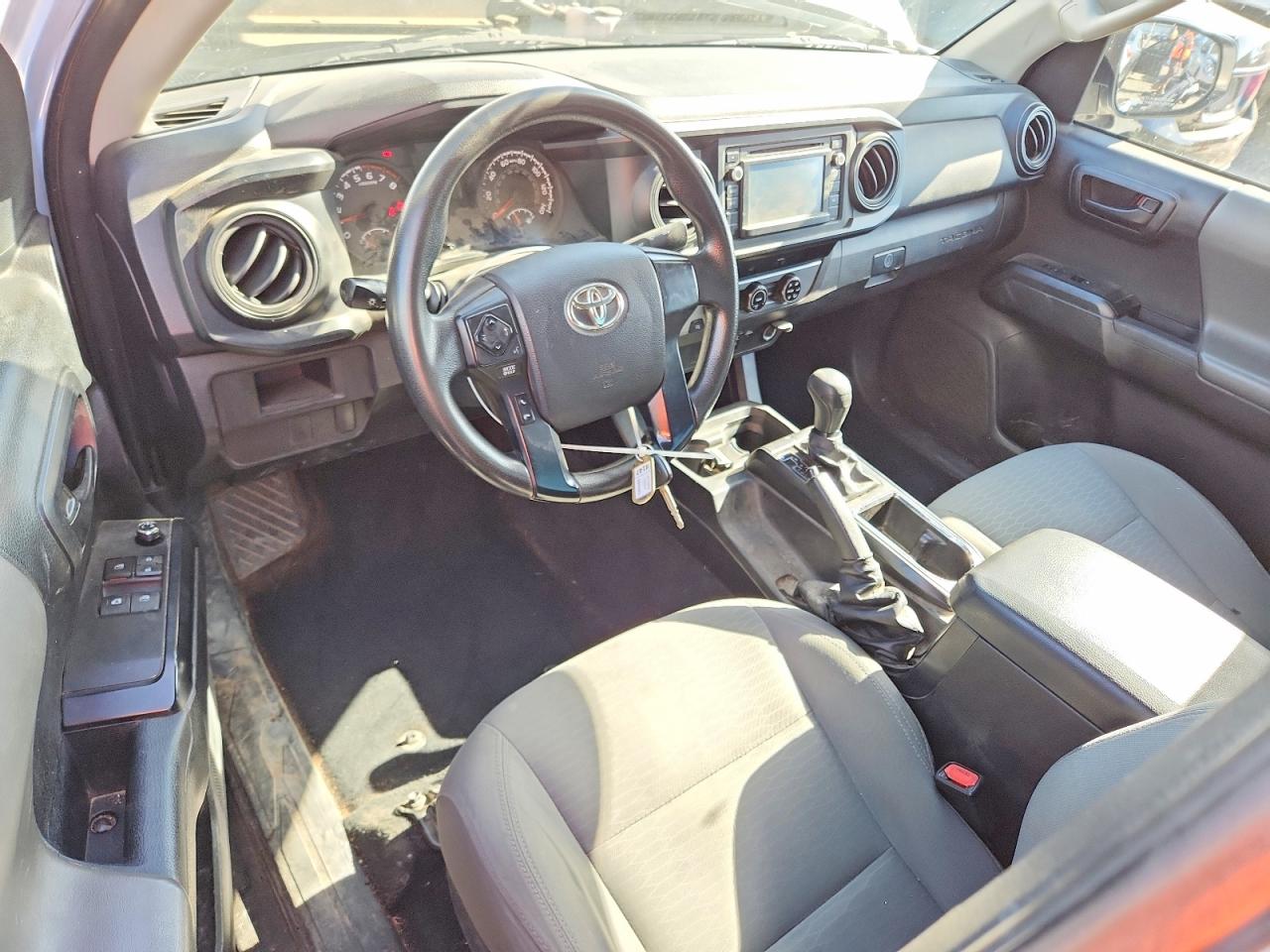 2016 Toyota Tacoma Sr White vin: 5TFRX5GN7GX065396