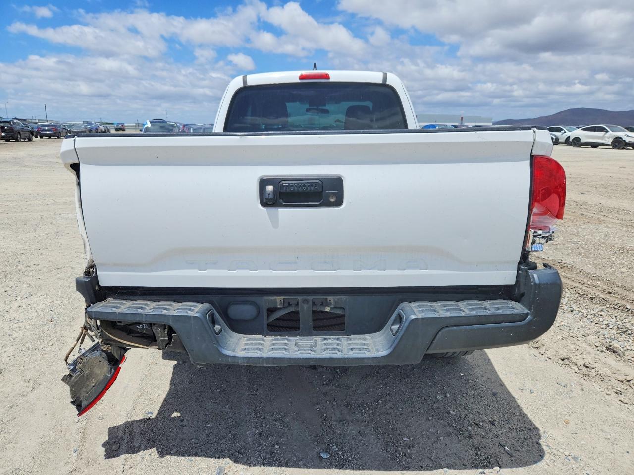 2016 Toyota Tacoma Sr White vin: 5TFRX5GN7GX065396