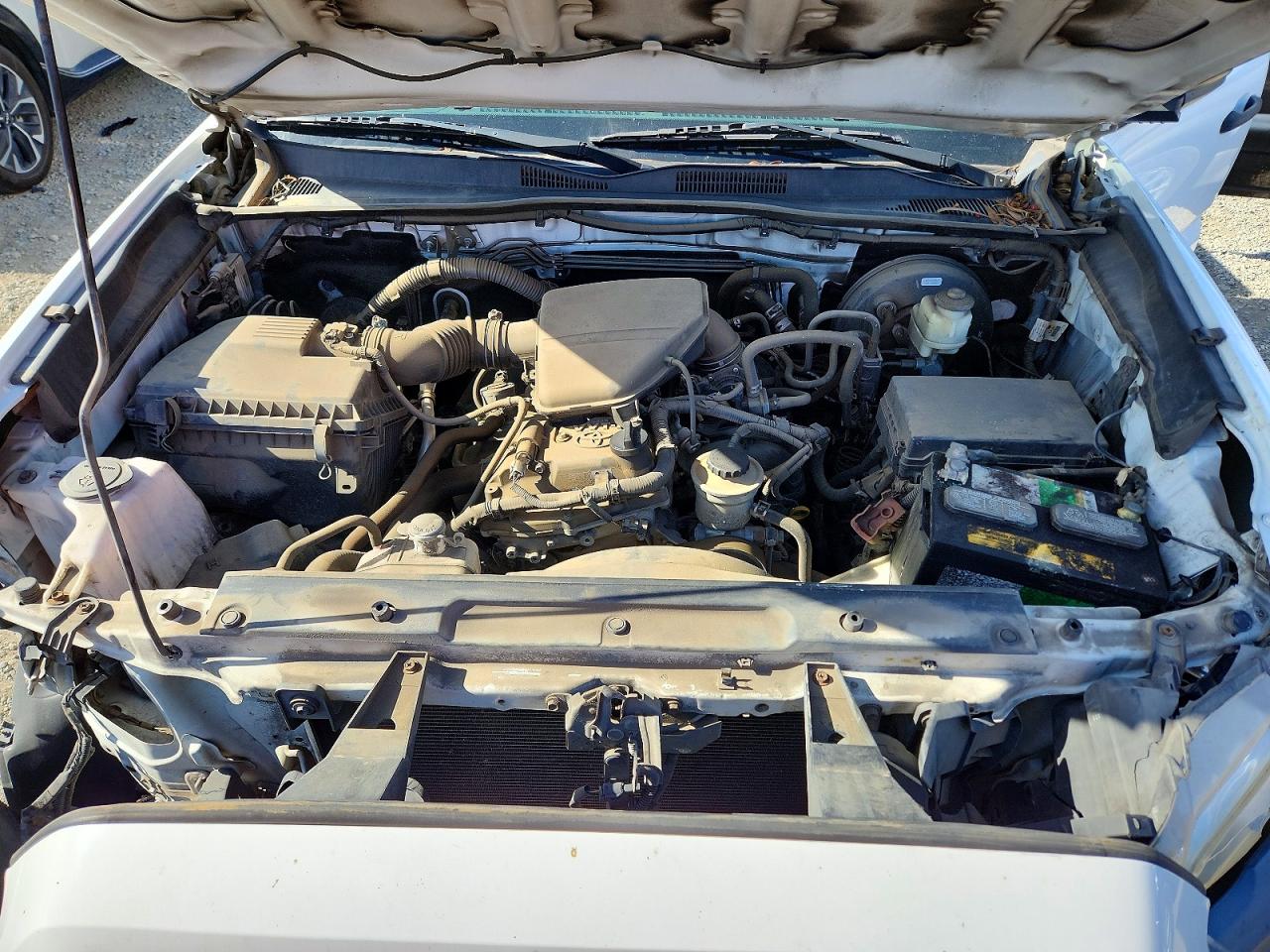 2016 Toyota Tacoma Sr White vin: 5TFRX5GN7GX065396