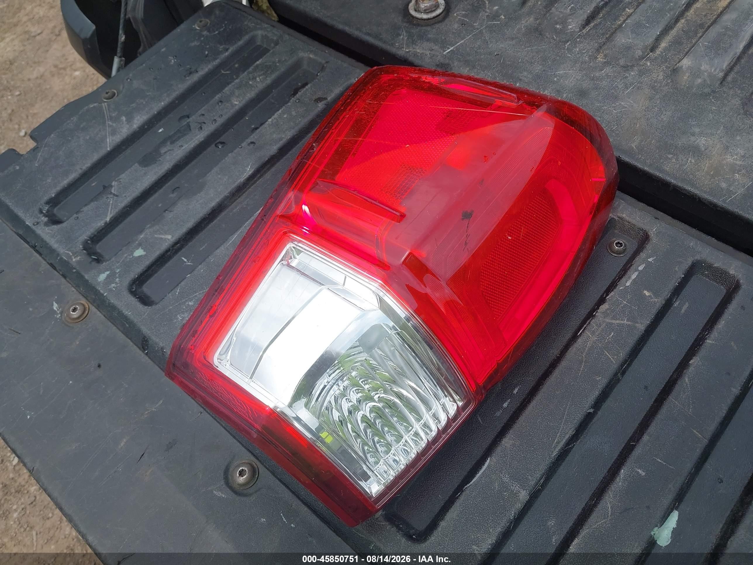 2017 Toyota Tacoma Sr Белый vin: 5TFRX5GN7HX083446