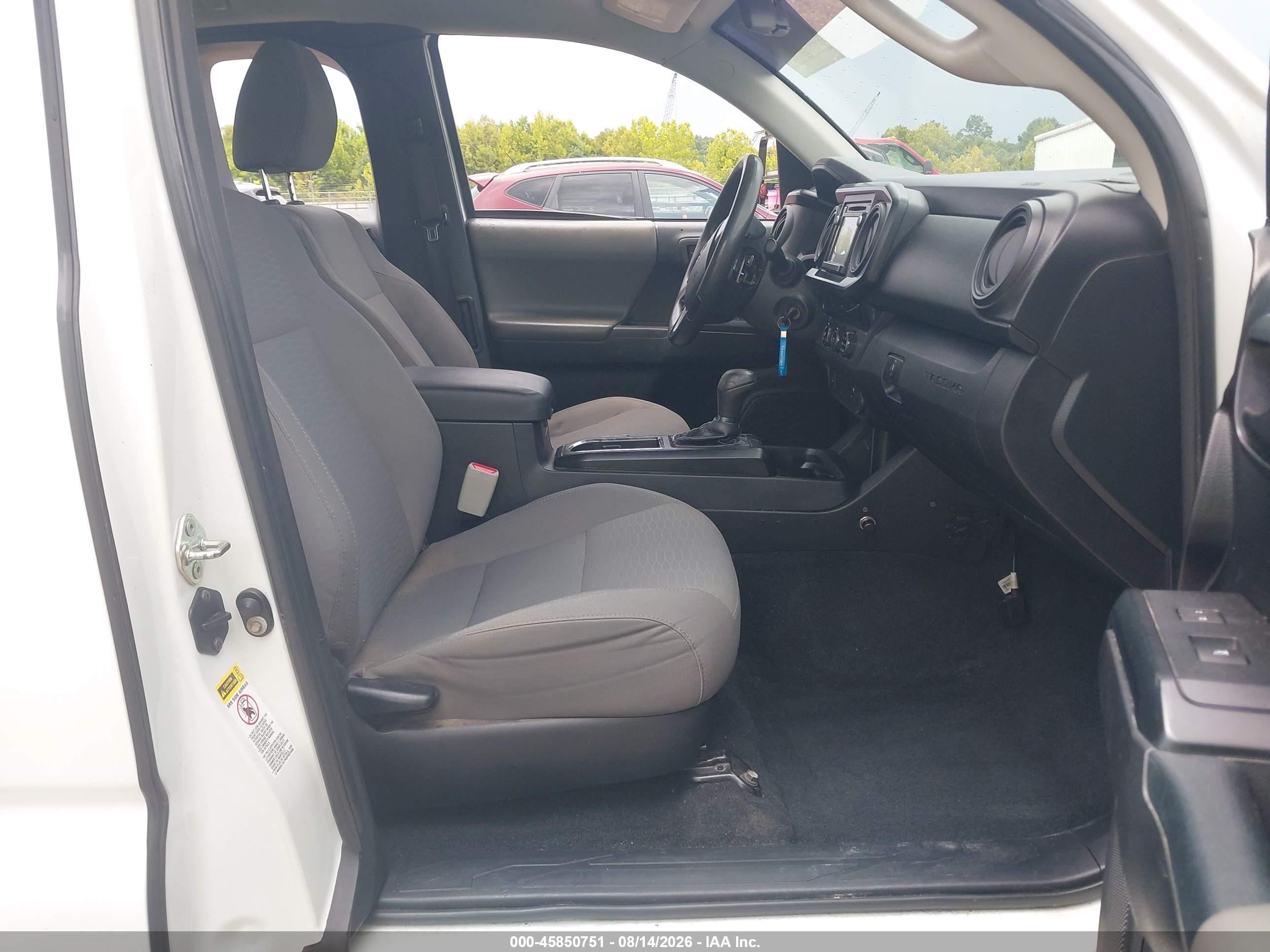 2017 Toyota Tacoma Sr Белый vin: 5TFRX5GN7HX083446