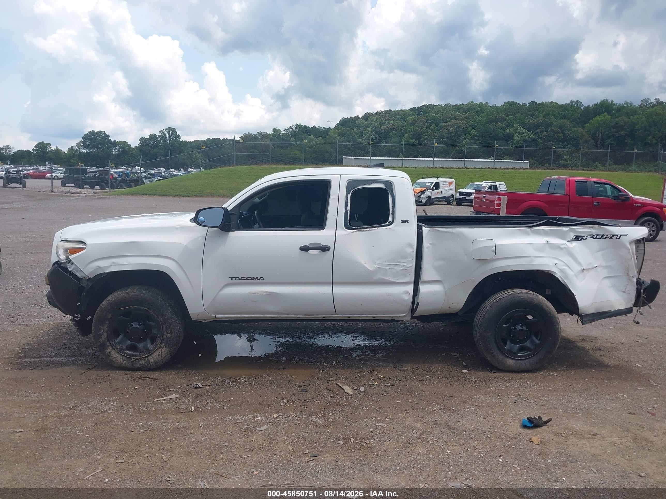 2017 Toyota Tacoma Sr Белый vin: 5TFRX5GN7HX083446