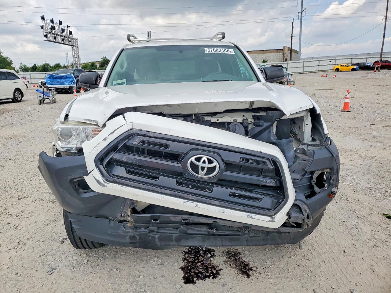 2017 Toyota Tacoma Sr White vin: 5TFRX5GN8HX086534