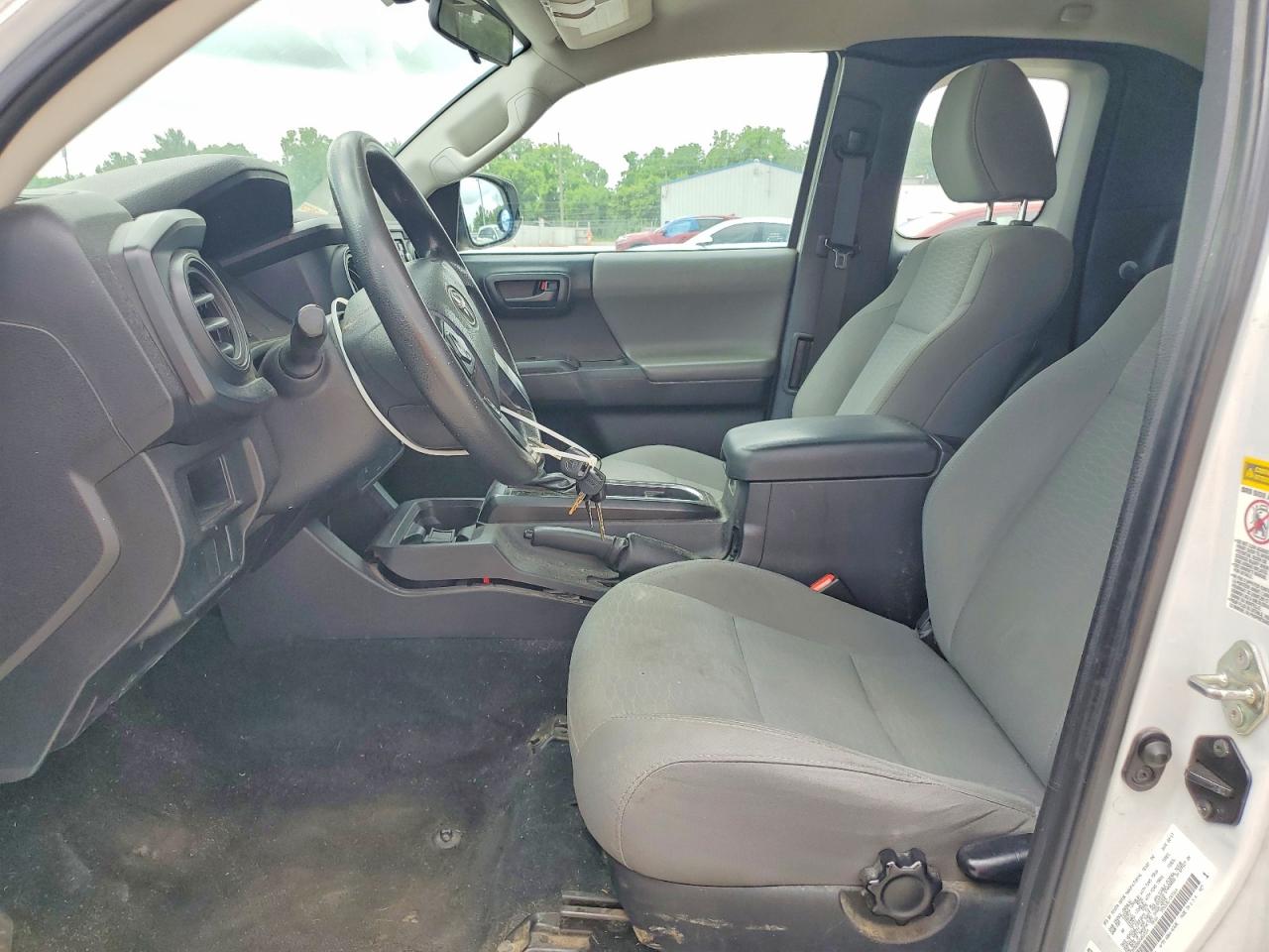 2017 Toyota Tacoma Sr White vin: 5TFRX5GN8HX086534