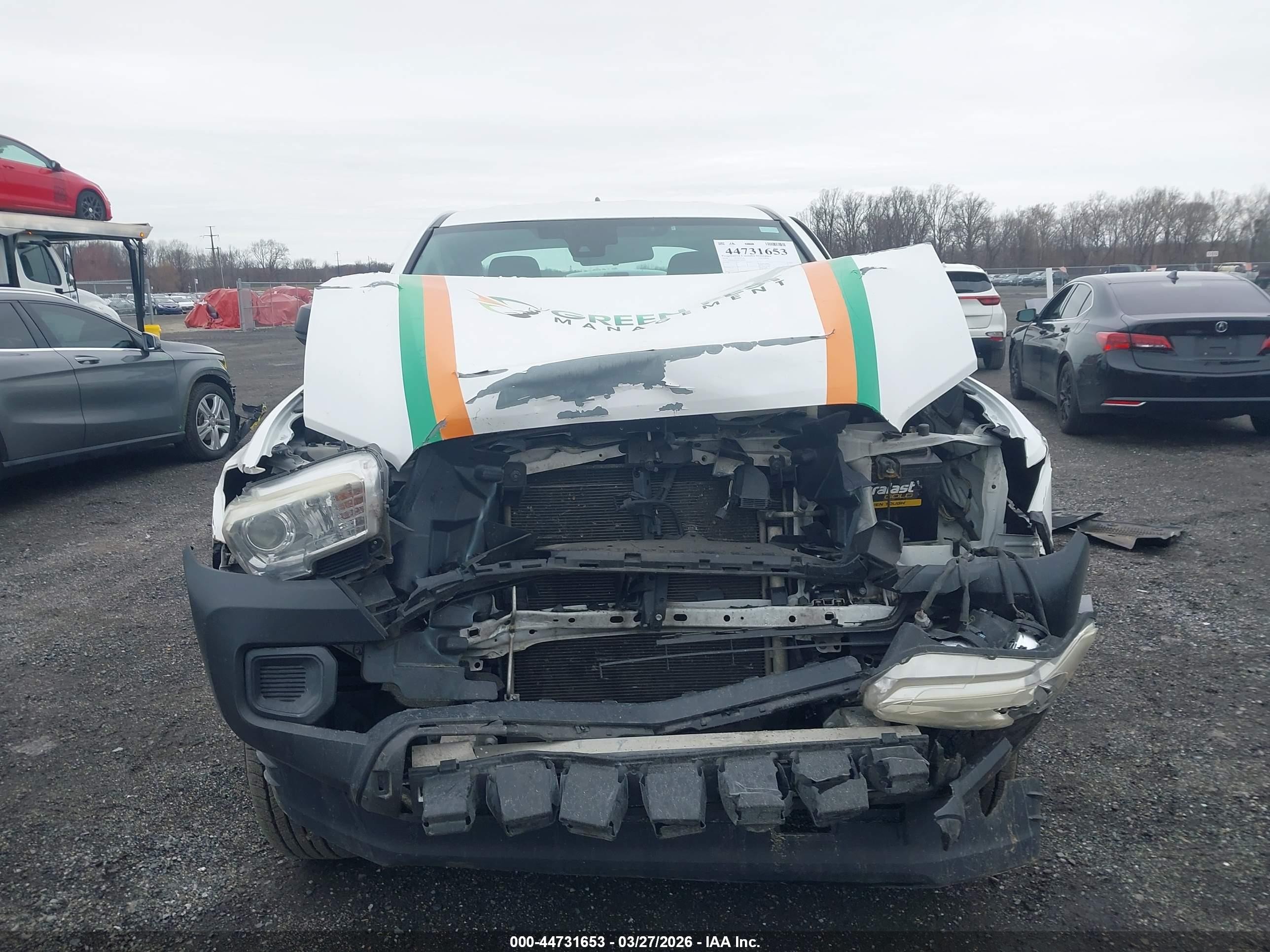 2018 Toyota Tacoma Sr White vin: 5TFRX5GN9JX126576