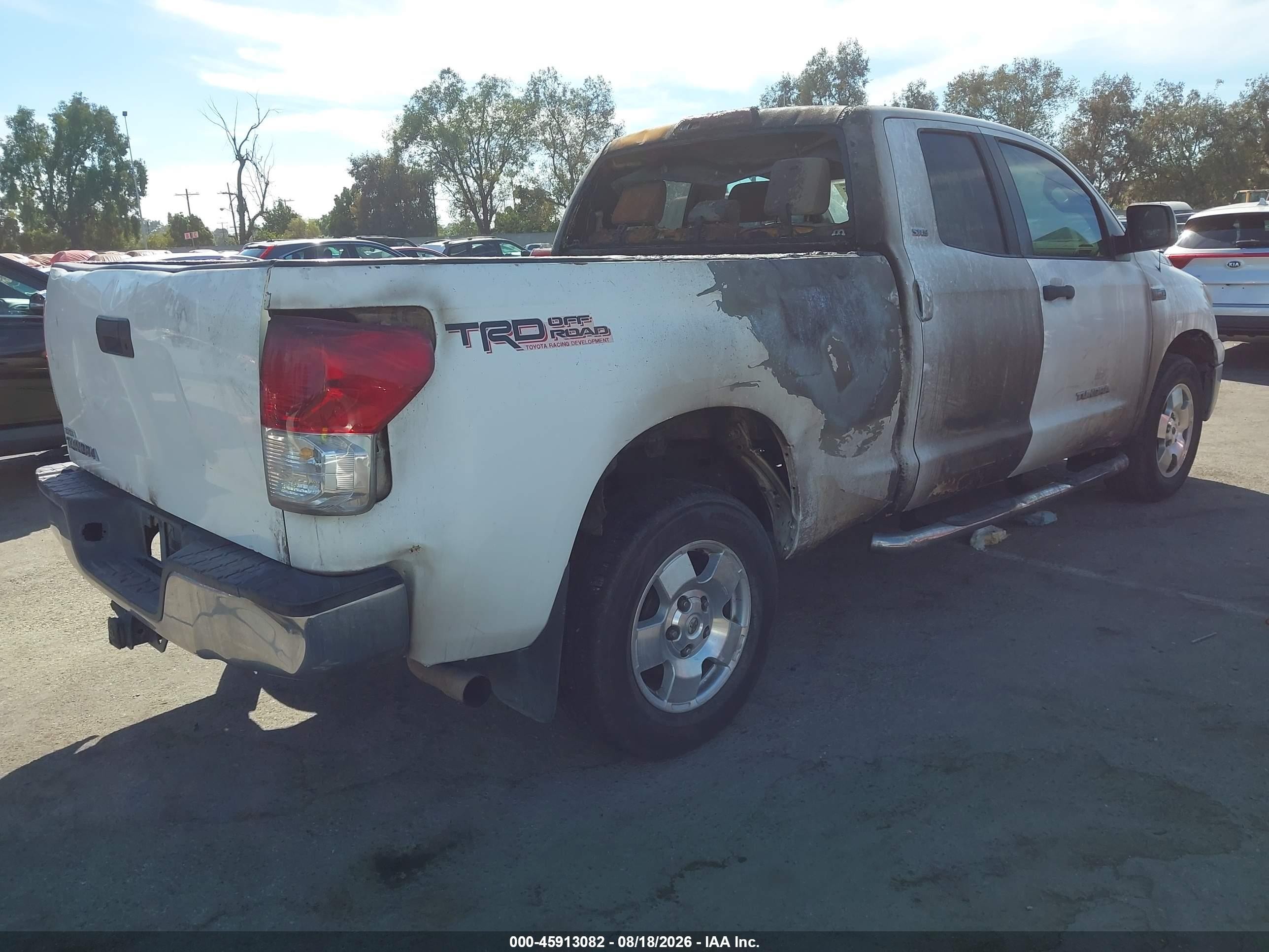 2010 Toyota Tundra Grade 5.7l V8 White vin: 5TFRY5F10AX083855