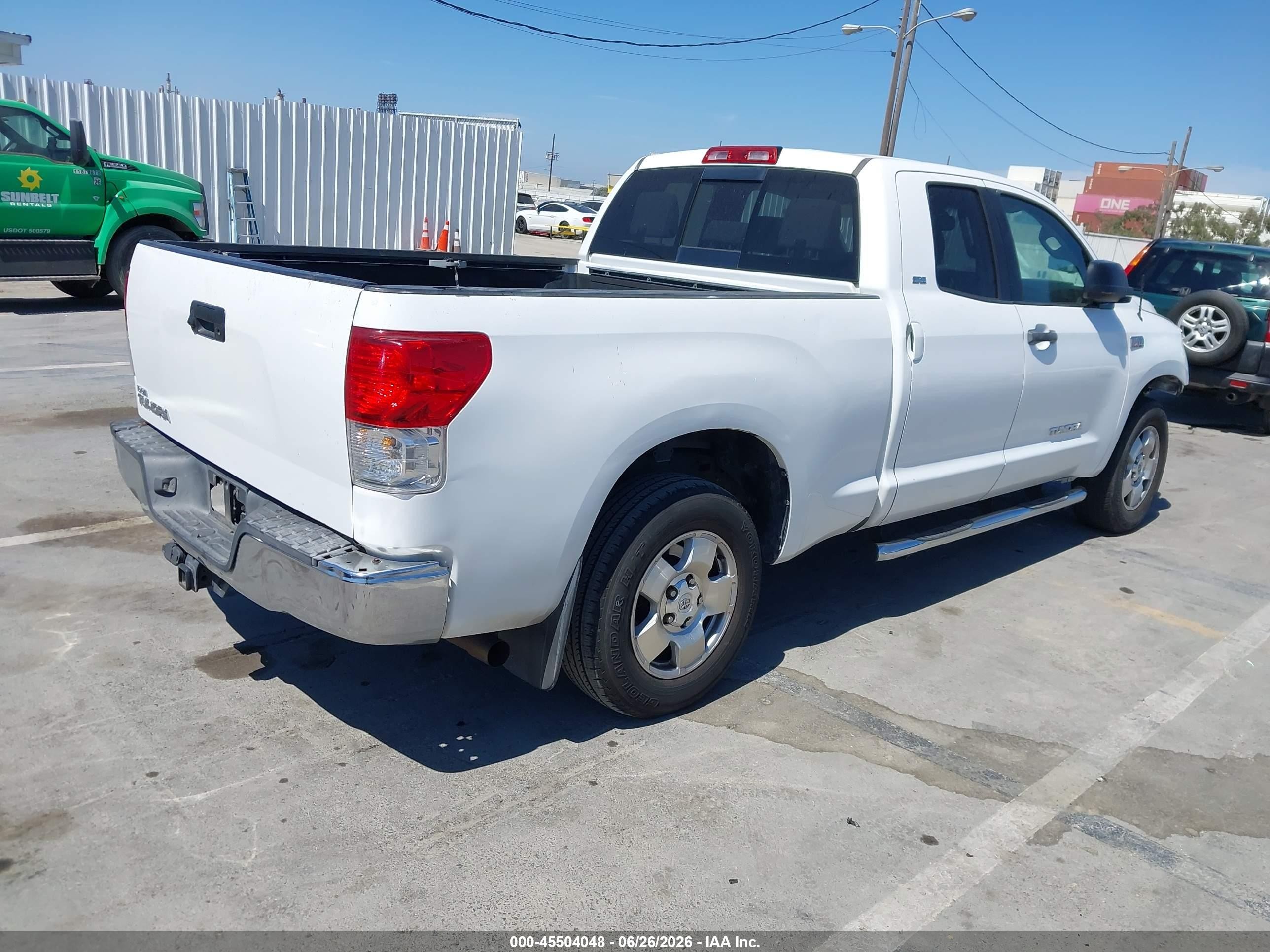 2010 Toyota Tundra Grade 5.7l V8 White vin: 5TFRY5F10AX094581