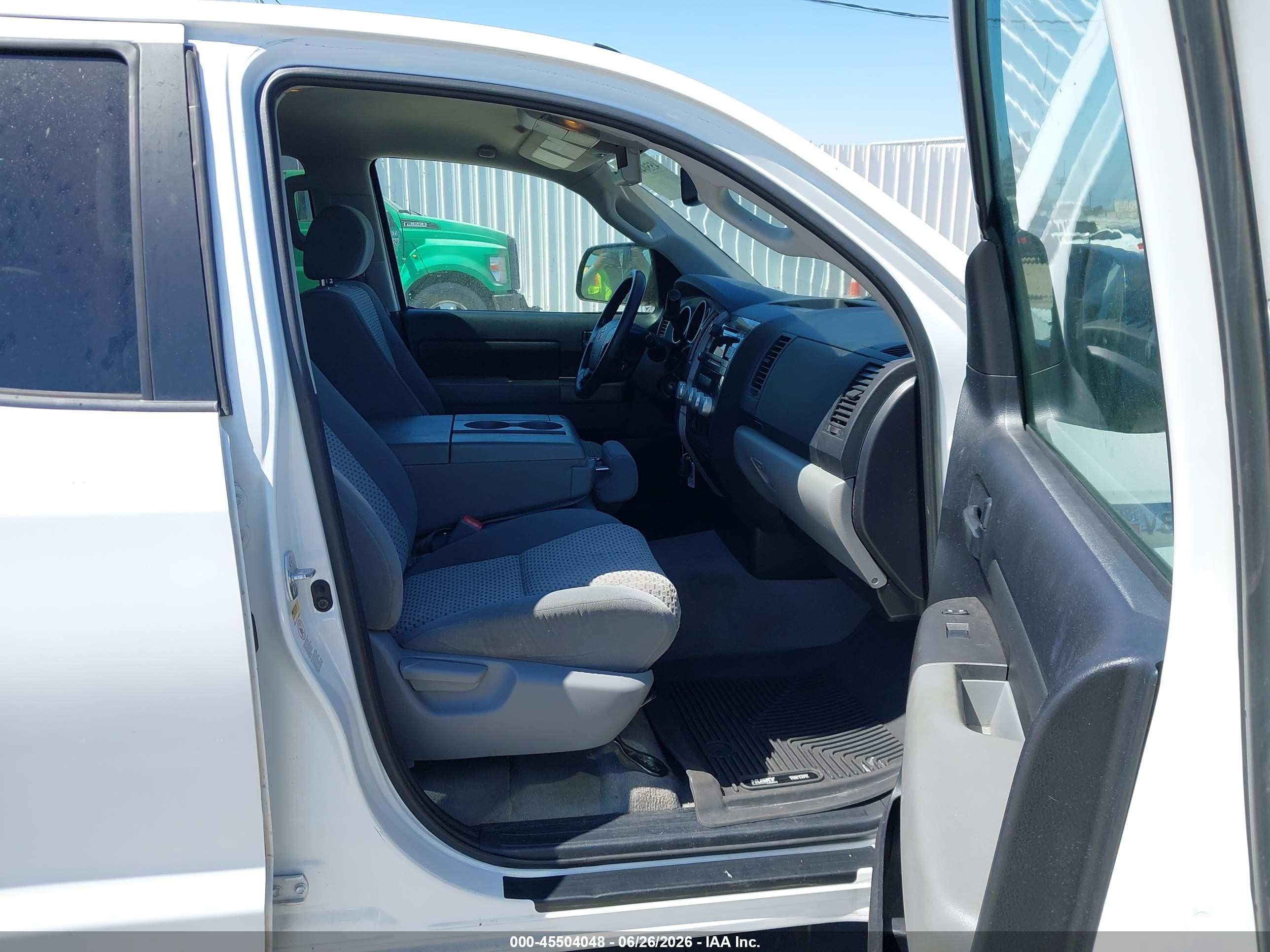 2010 Toyota Tundra Grade 5.7l V8 White vin: 5TFRY5F10AX094581