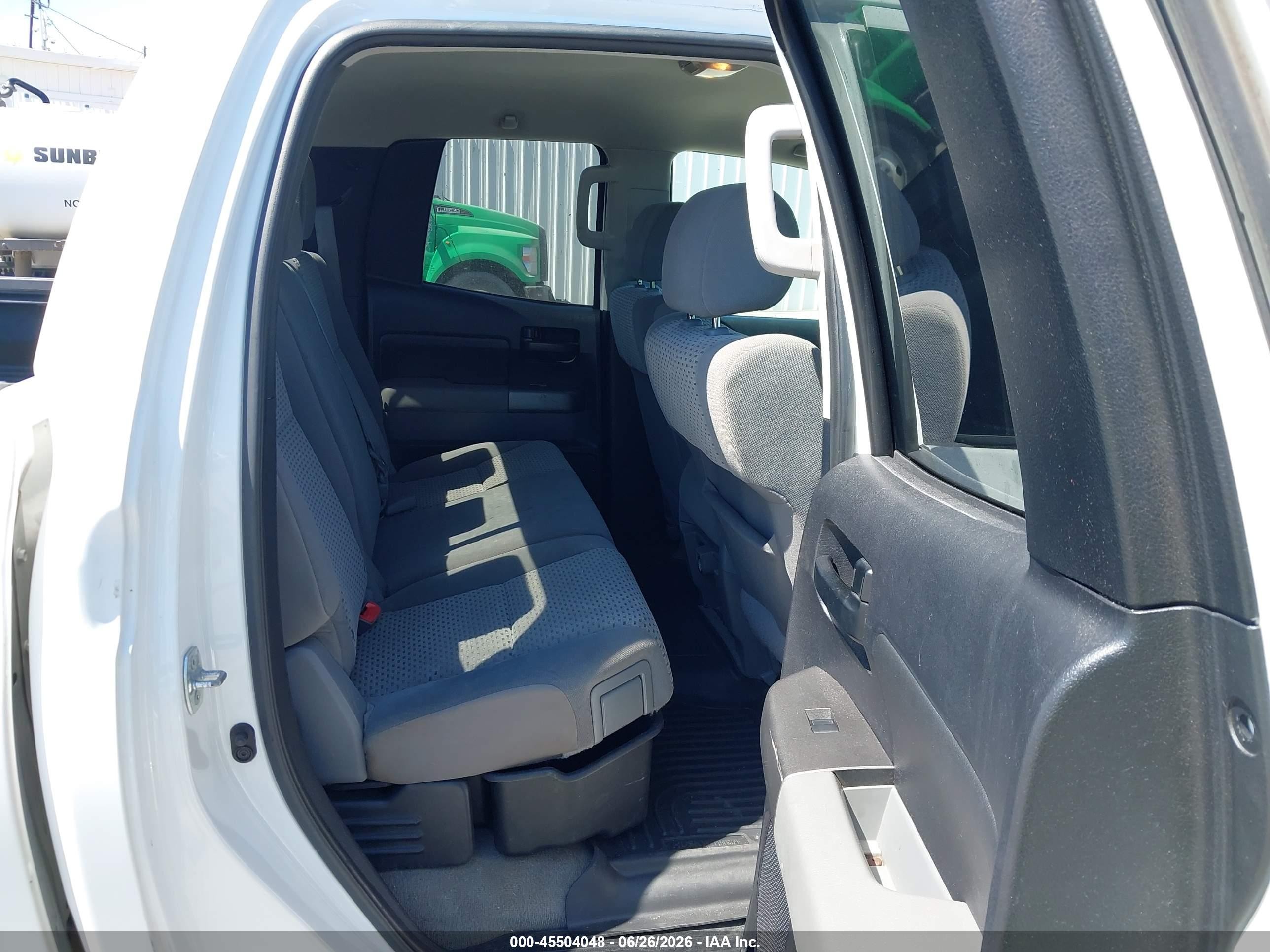 2010 Toyota Tundra Grade 5.7l V8 White vin: 5TFRY5F10AX094581