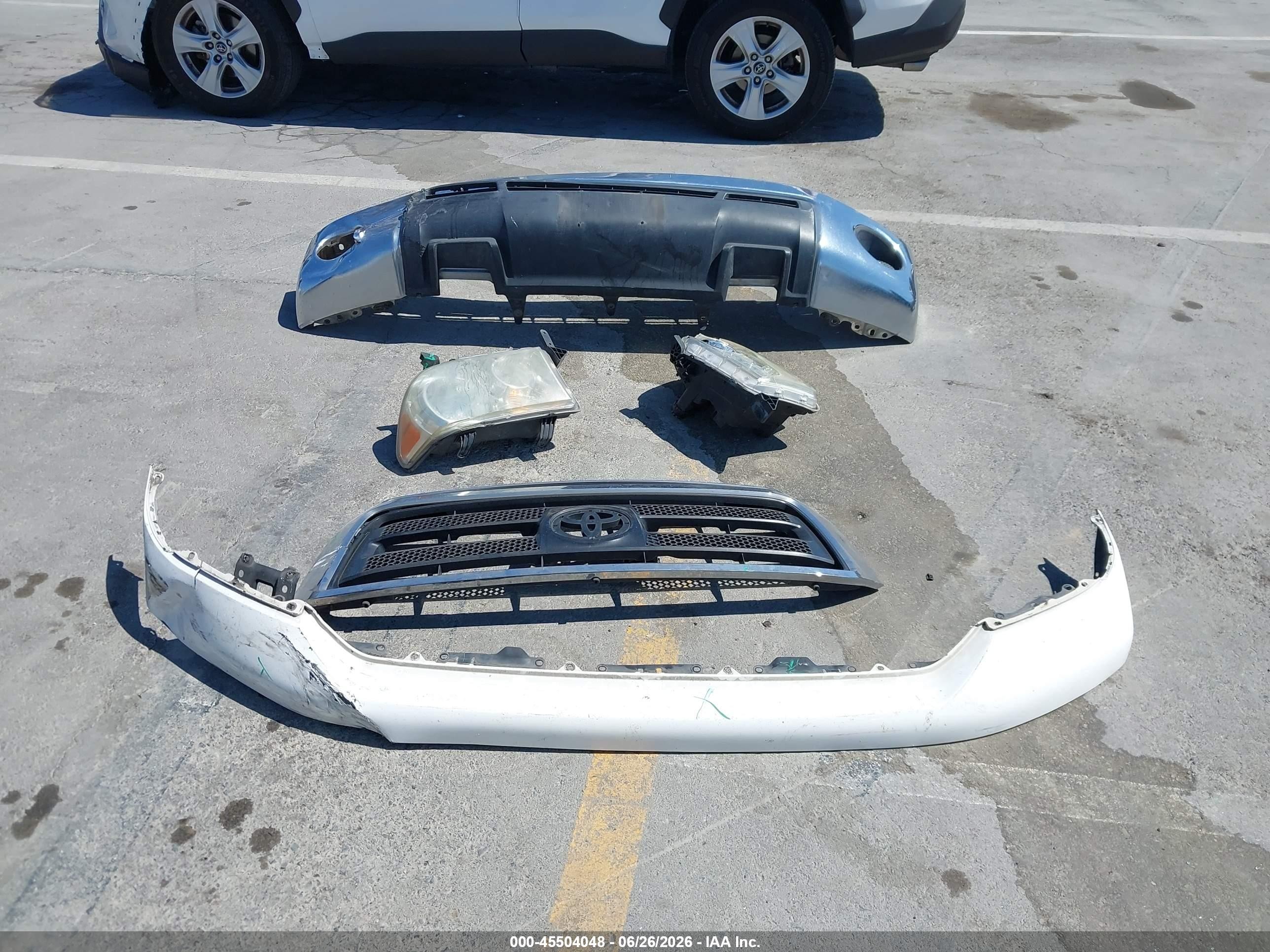 2010 Toyota Tundra Grade 5.7l V8 White vin: 5TFRY5F10AX094581