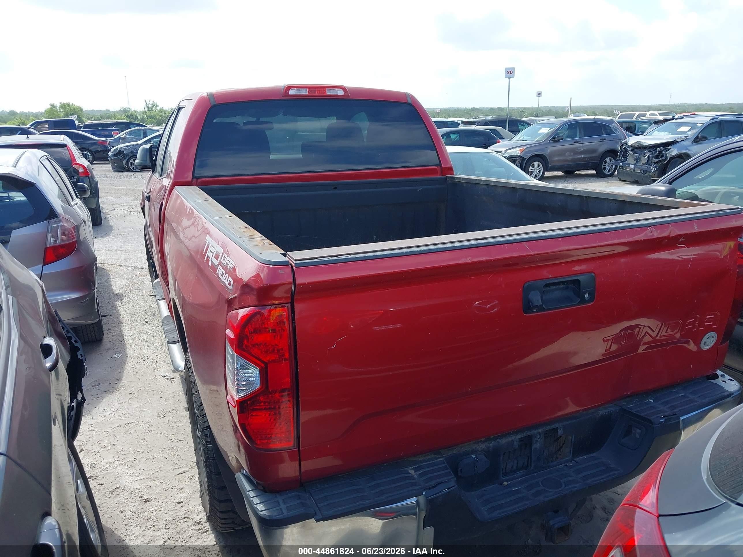 2014 Toyota Tundra Sr5 5.7l V8 Красный vin: 5TFRY5F10EX168748