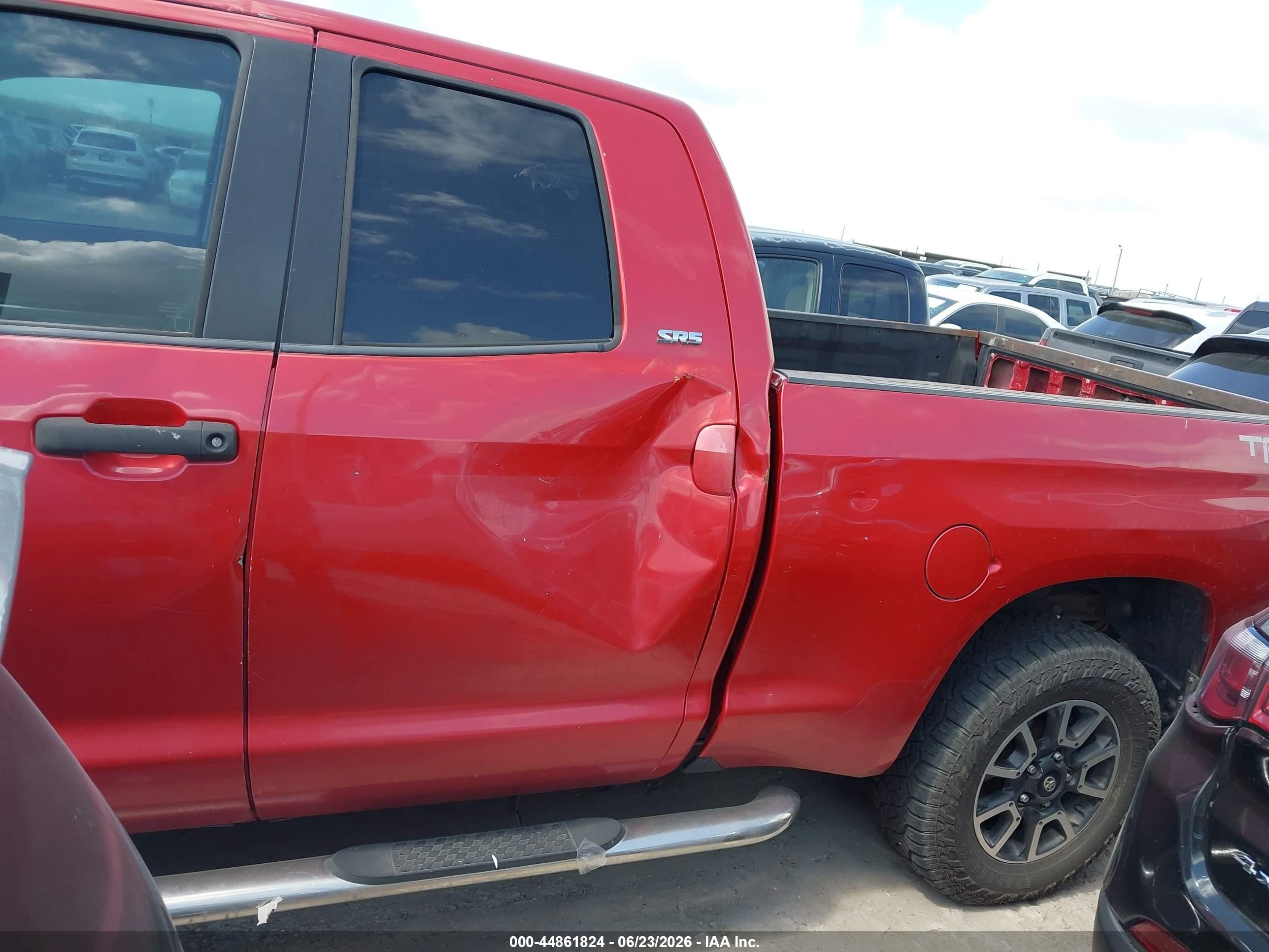 2014 Toyota Tundra Sr5 5.7l V8 Красный vin: 5TFRY5F10EX168748