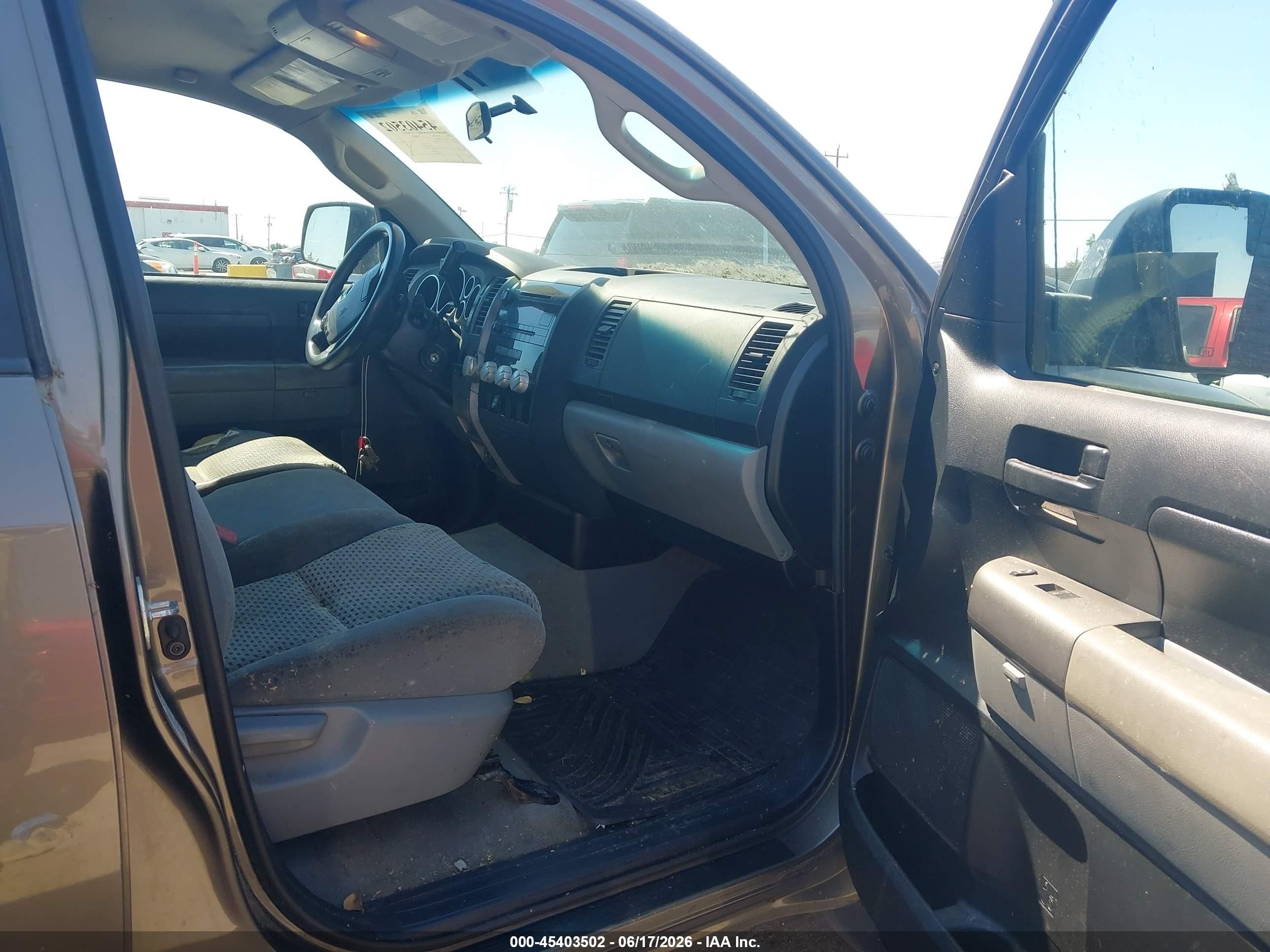 2010 Toyota Tundra Grade 5.7l V8 Серый vin: 5TFRY5F11AX080320