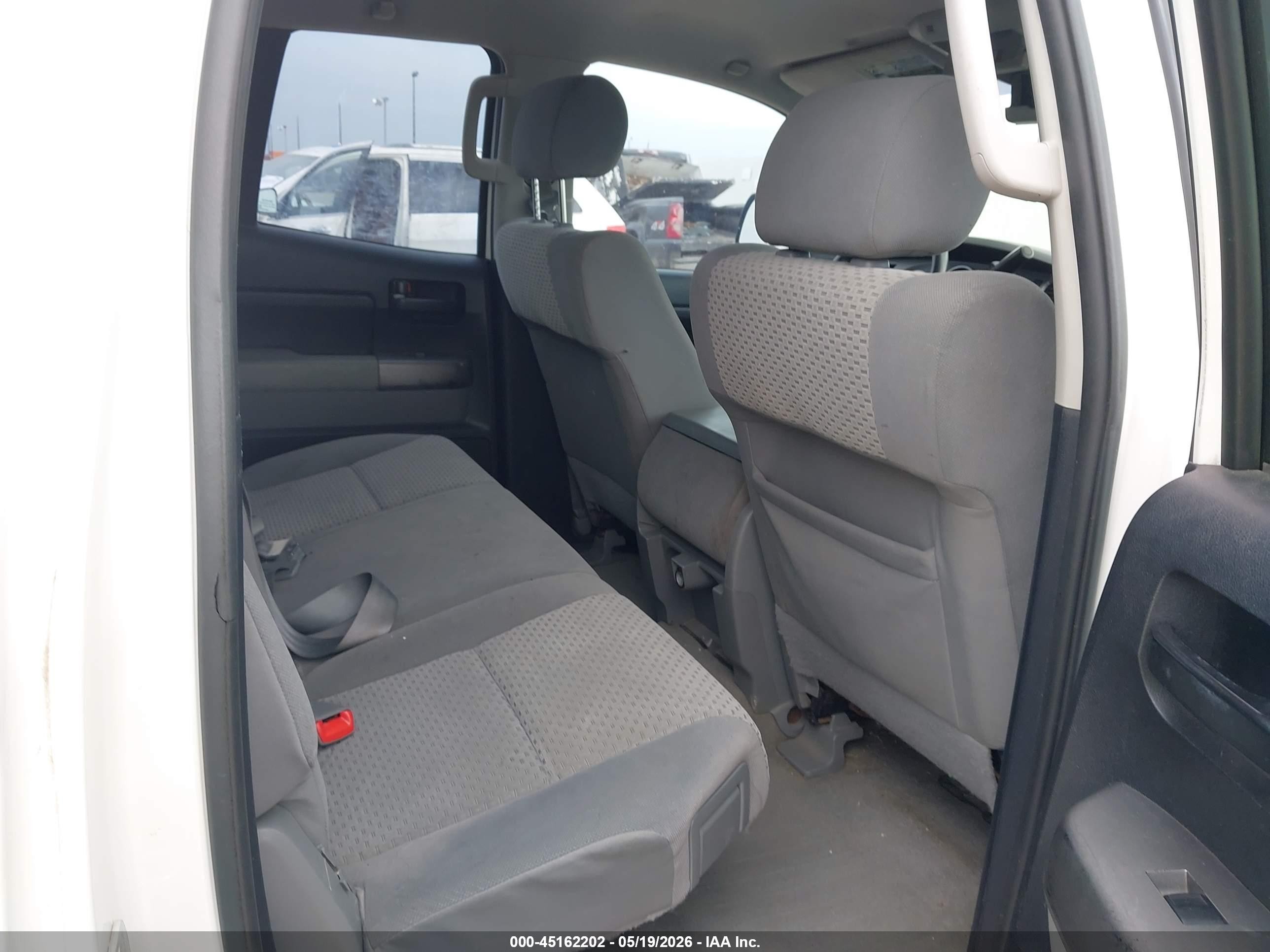 2010 Toyota Tundra Grade 5.7l V8 White vin: 5TFRY5F11AX090054