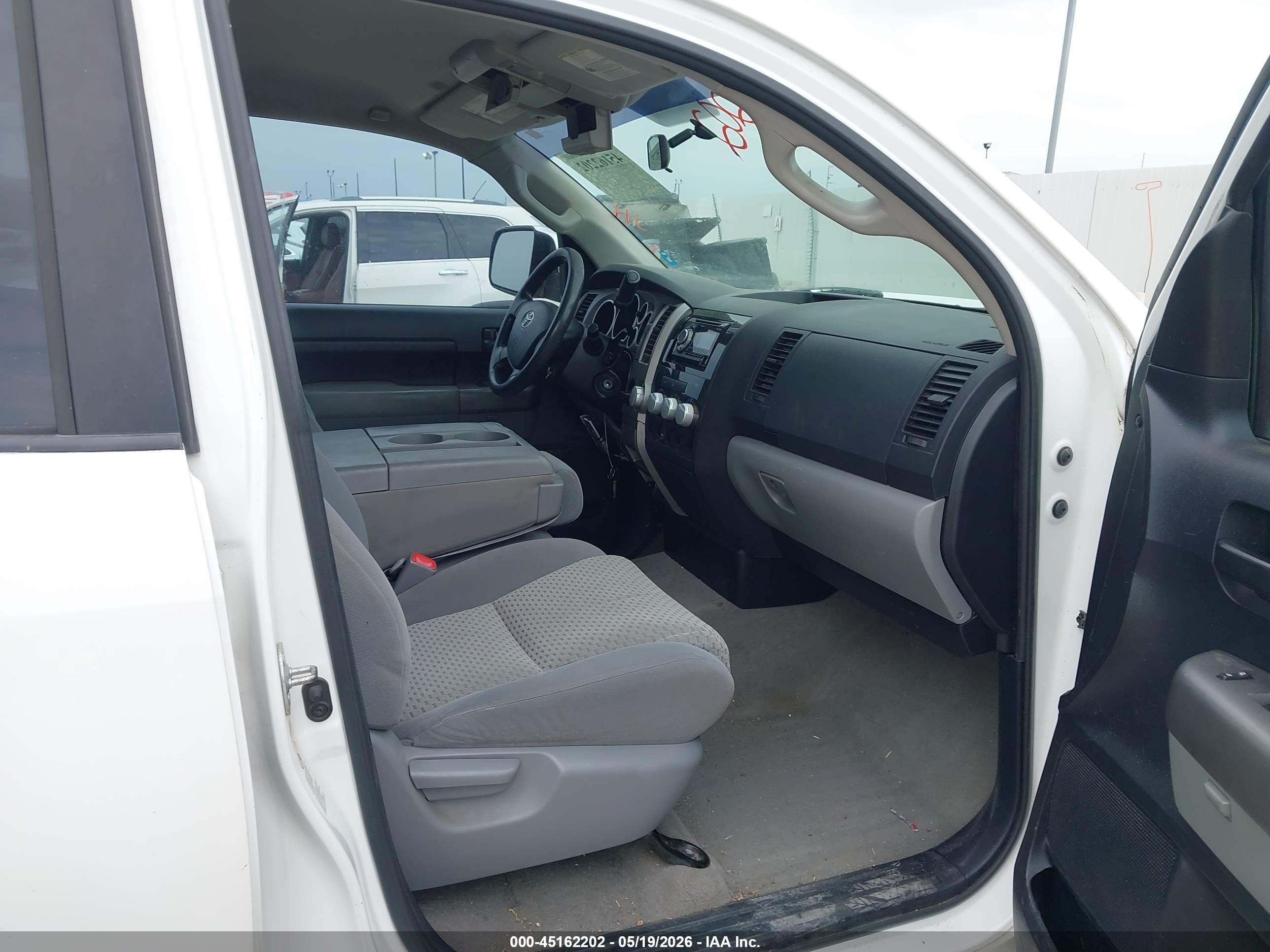 2010 Toyota Tundra Grade 5.7l V8 White vin: 5TFRY5F11AX090054