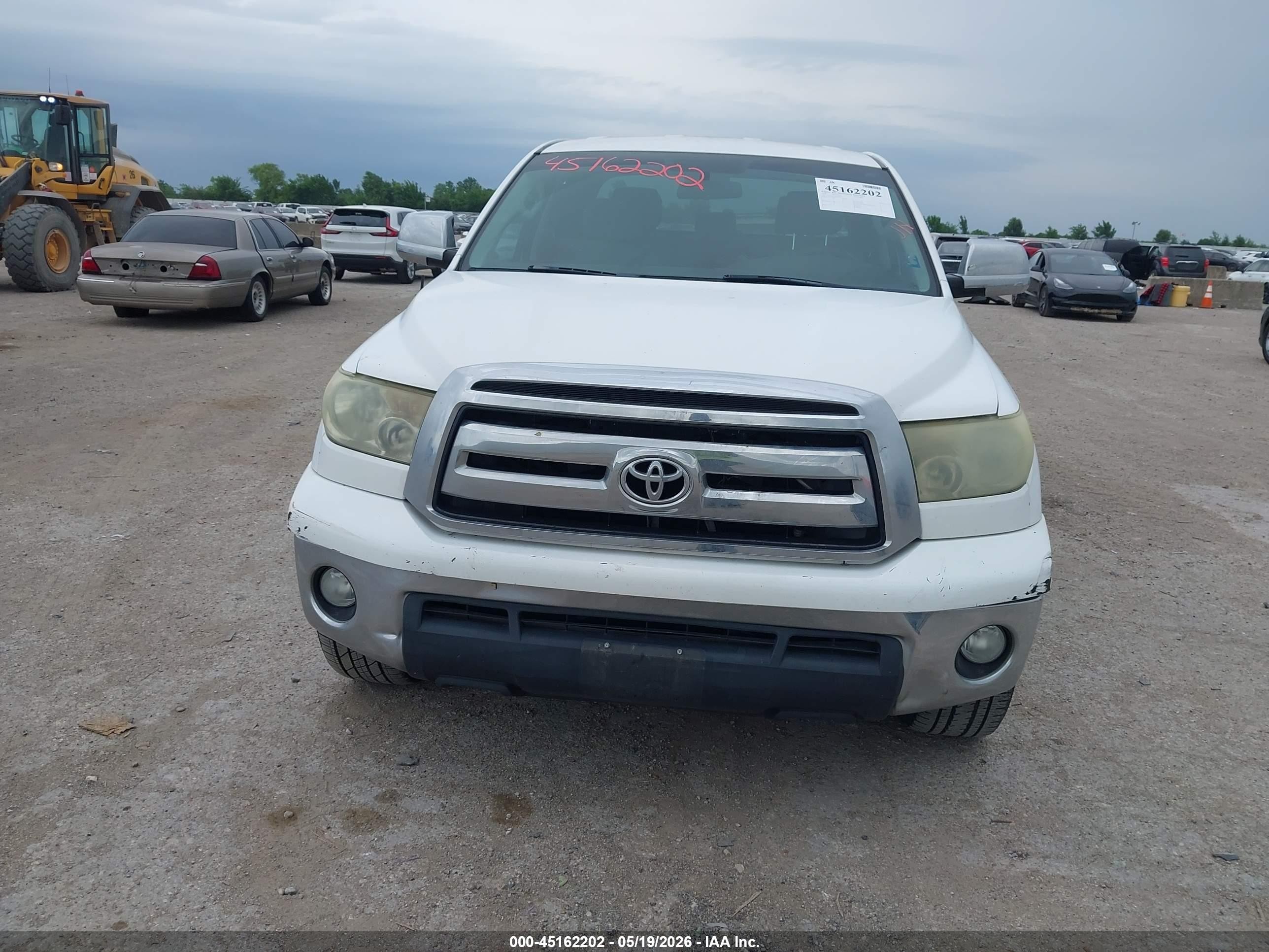 2010 Toyota Tundra Grade 5.7l V8 White vin: 5TFRY5F11AX090054