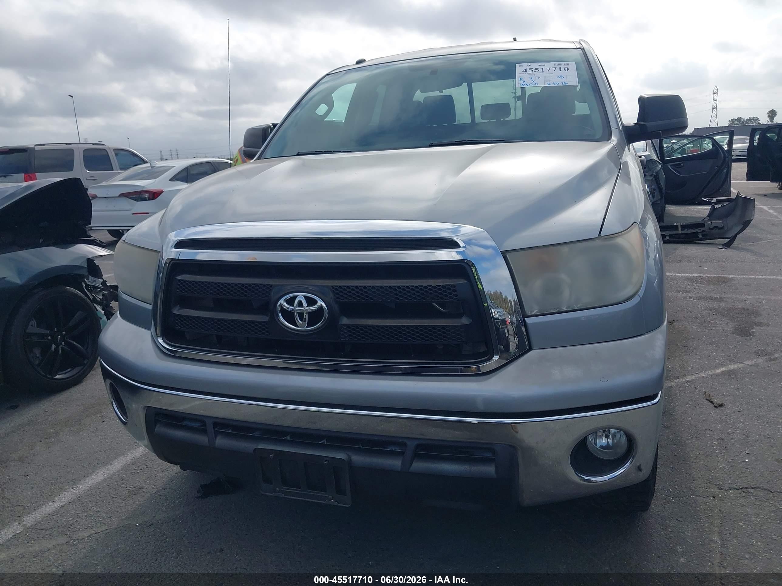 2012 Toyota Tundra Grade 5.7l V8 Silver vin: 5TFRY5F11CX125758