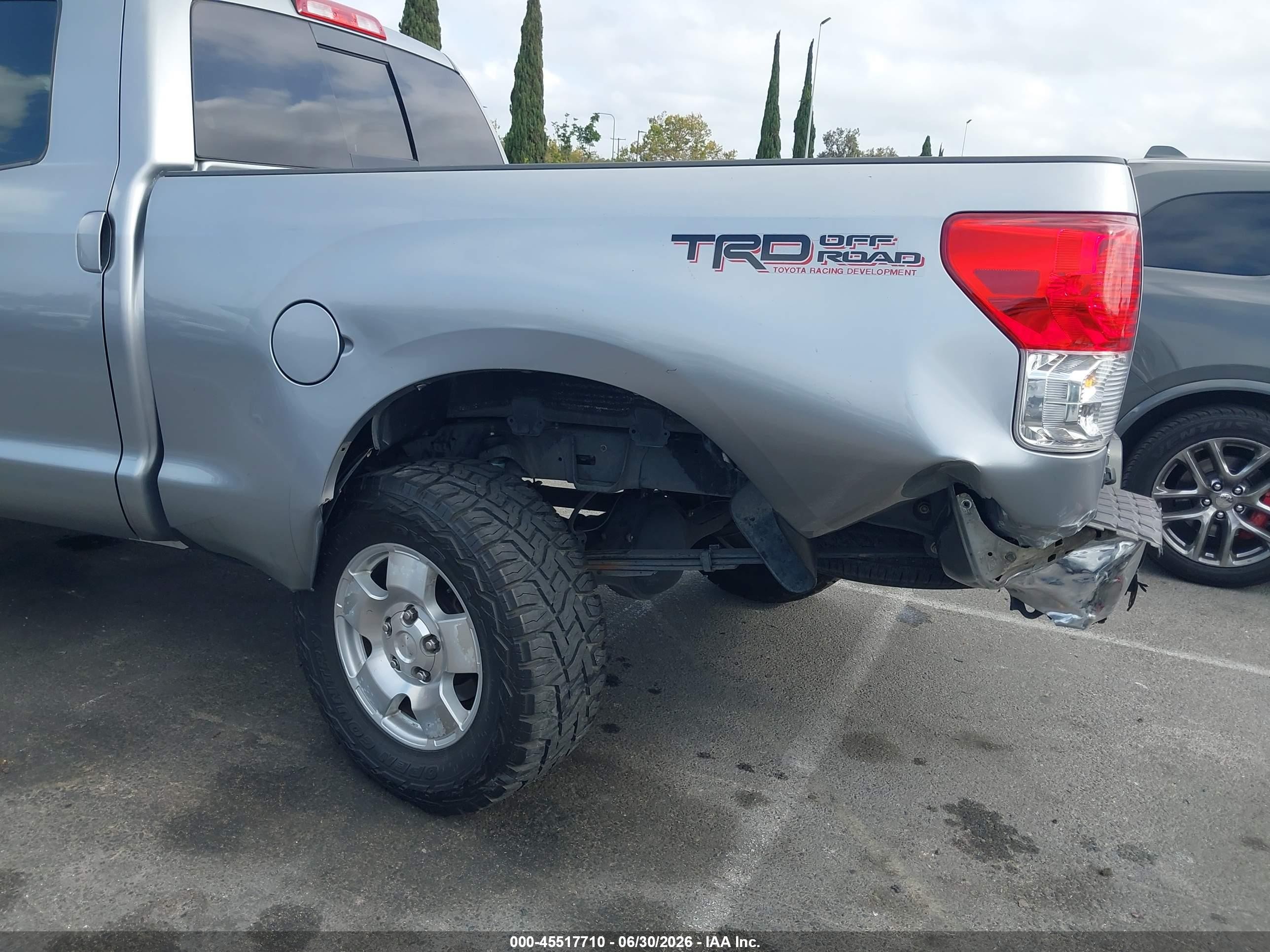 2012 Toyota Tundra Grade 5.7l V8 Silver vin: 5TFRY5F11CX125758